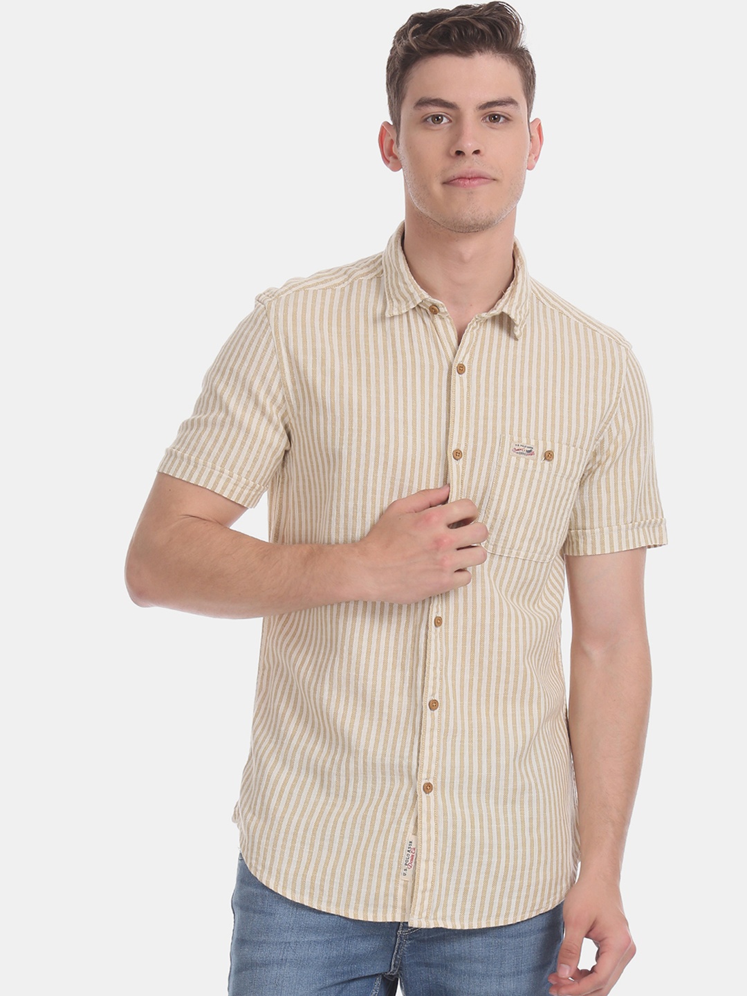 

U.S. Polo Assn. Denim Co. Men Beige & White Regular Fit Striped Casual Shirt