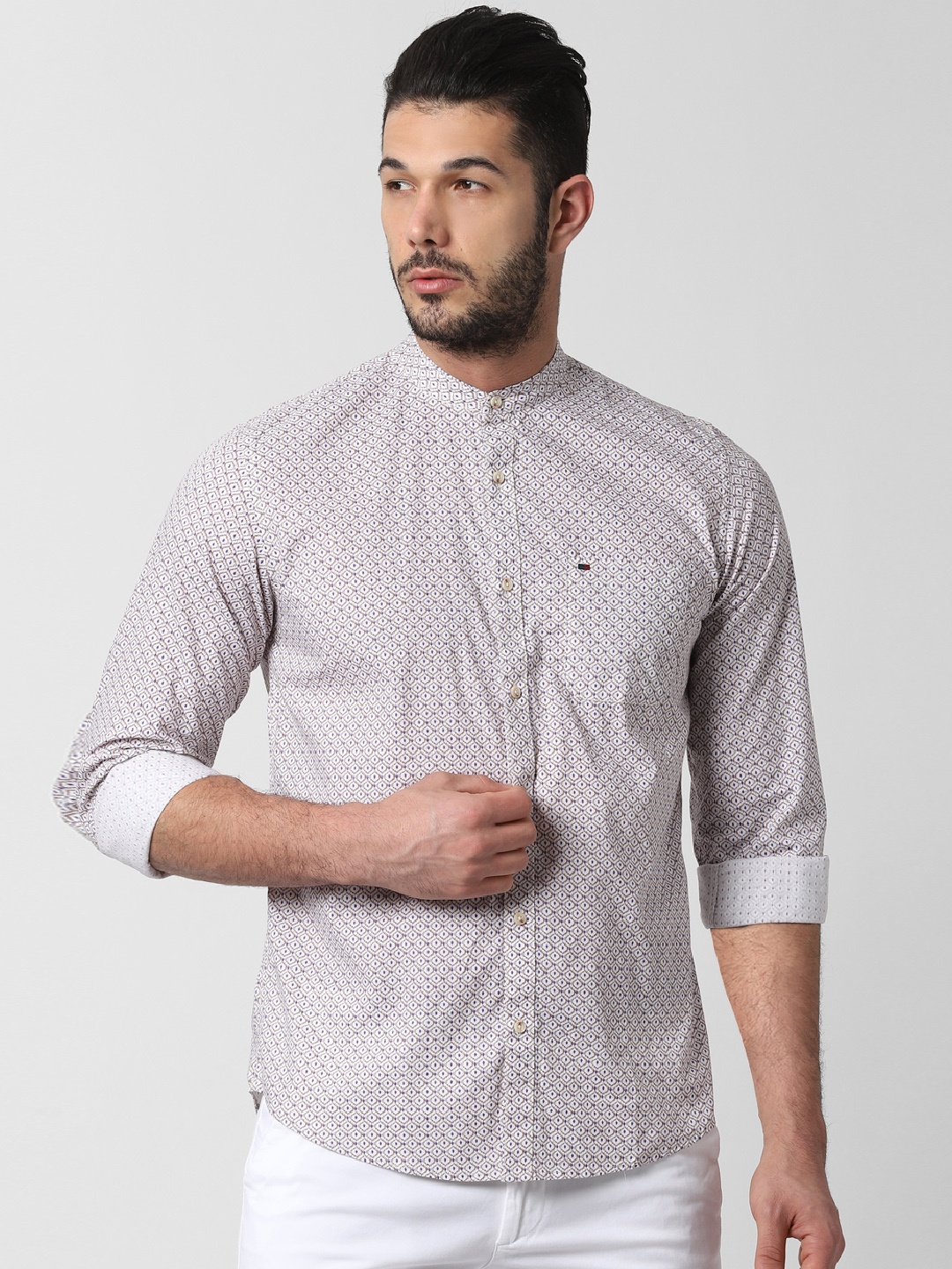 

Peter England Casuals Men White & Beige Slim Fit Printed Casual Shirt