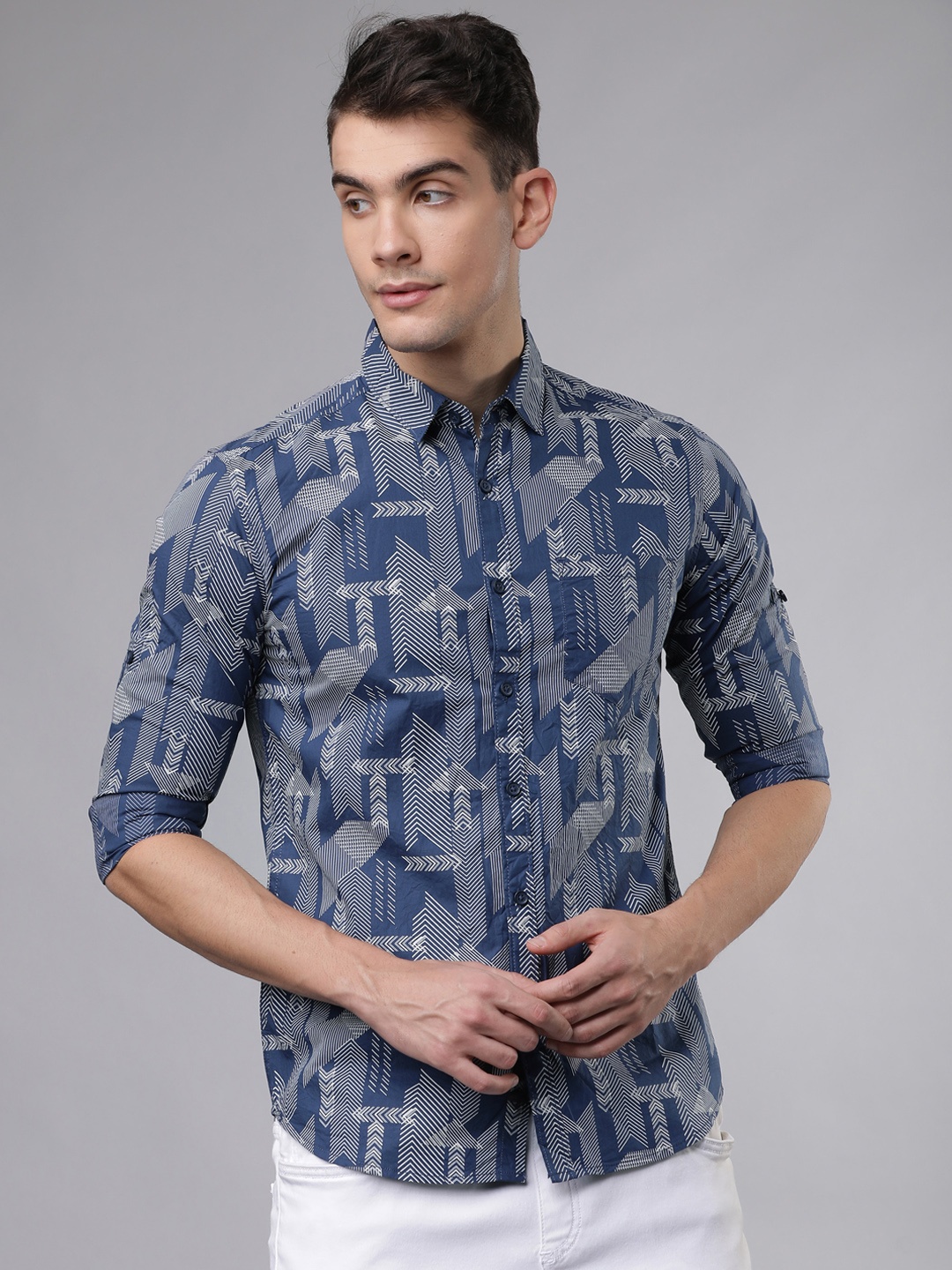 

LOCOMOTIVE Men Navy Blue & White Slim Fit Printed Casual Shirt