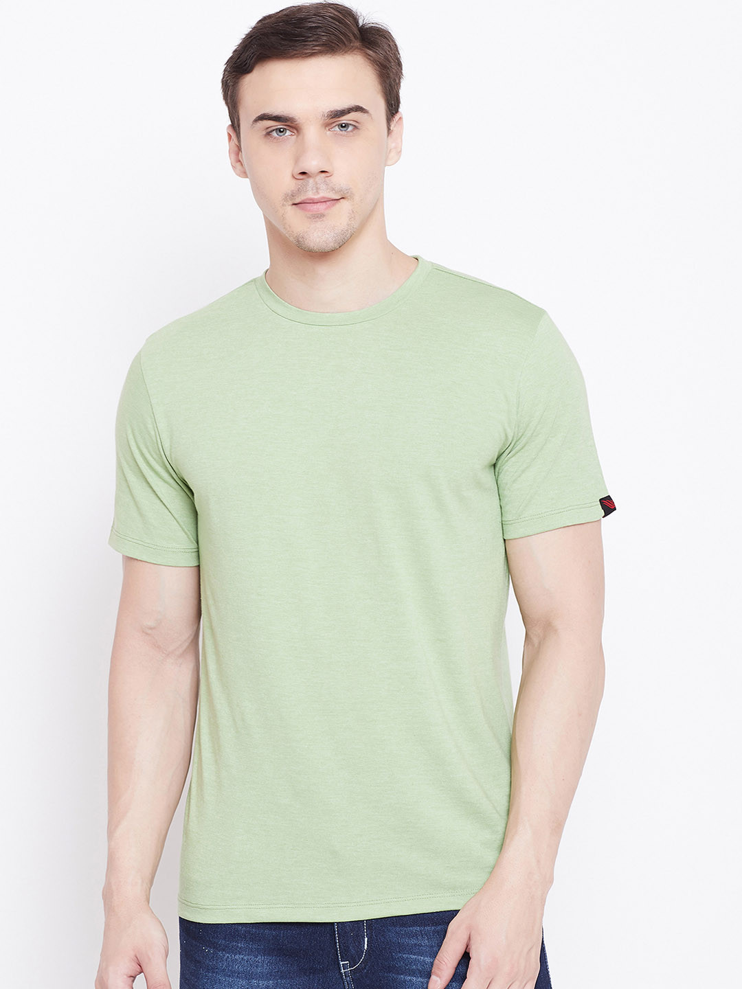 

LE BOURGEOIS Men Green Solid Round Neck T-shirt
