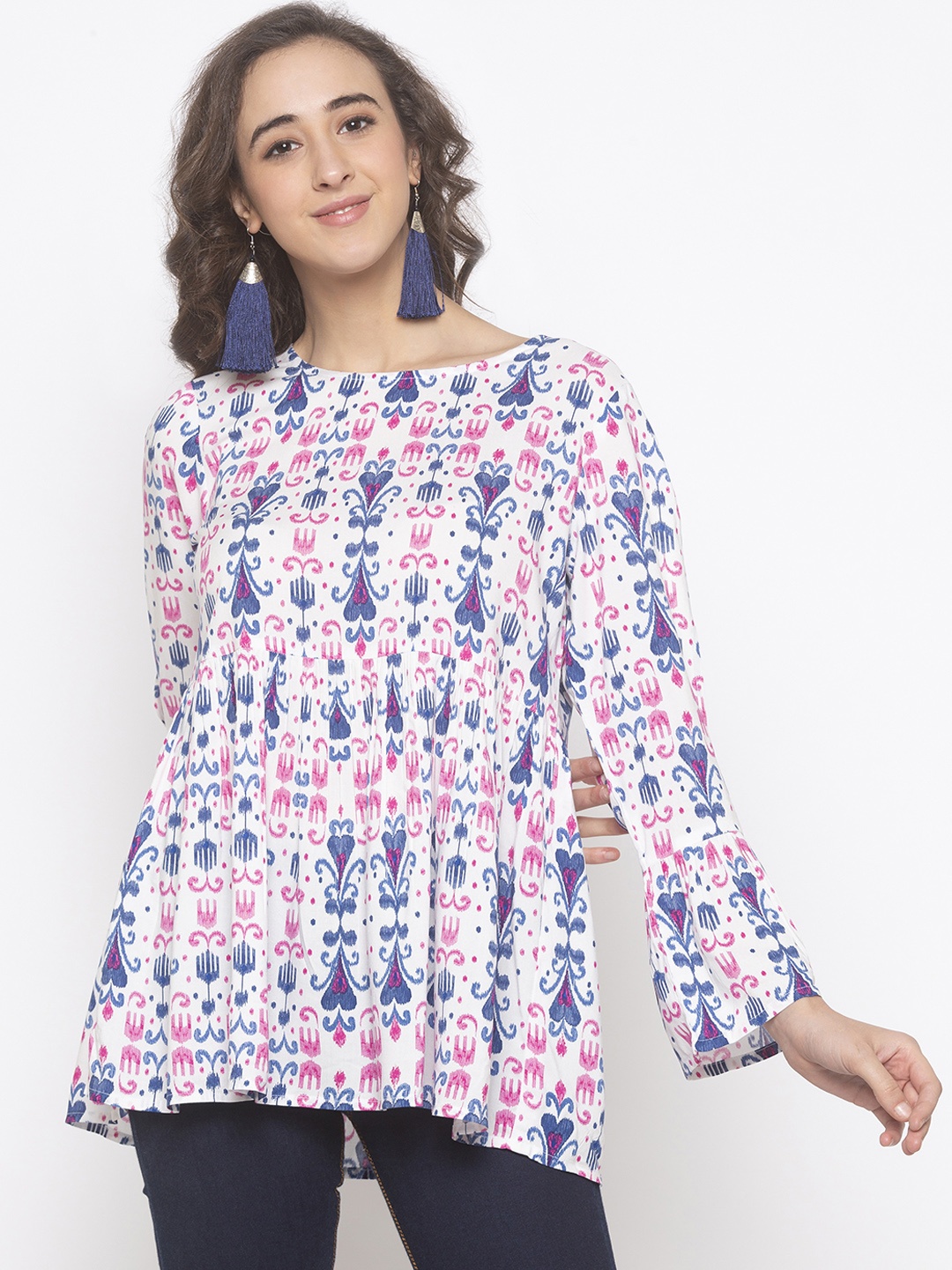 

Globus Women White & Blue Printed Empire Top