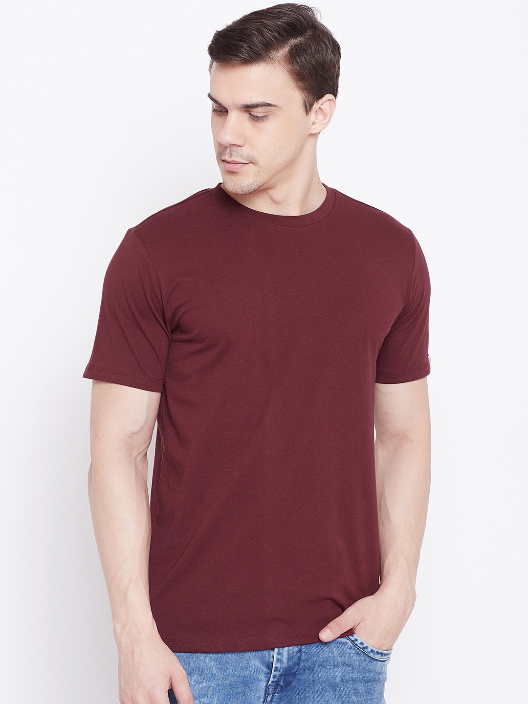 

LE BOURGEOIS Men Maroon Solid Round Neck Pure Cotton T-shirt
