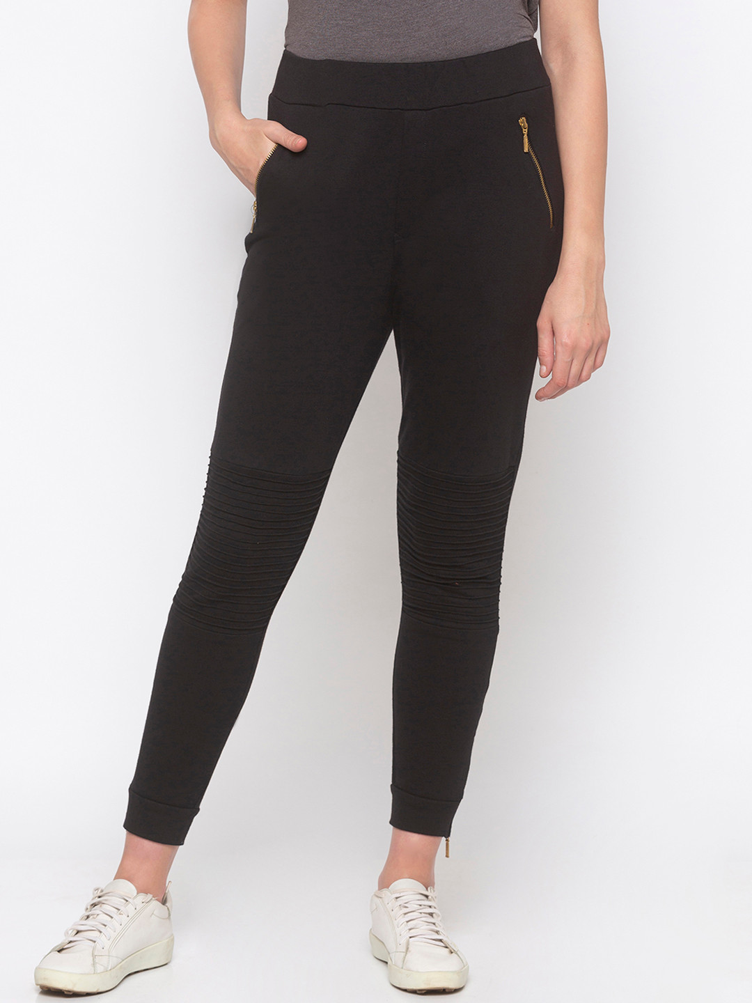 

Globus Women Black Slim Fit Solid Joggers