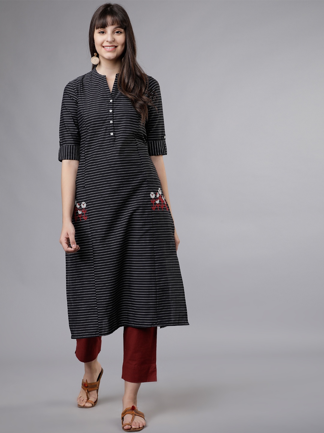 

Vishudh Women Black & Off-White Striped Straight Kurta