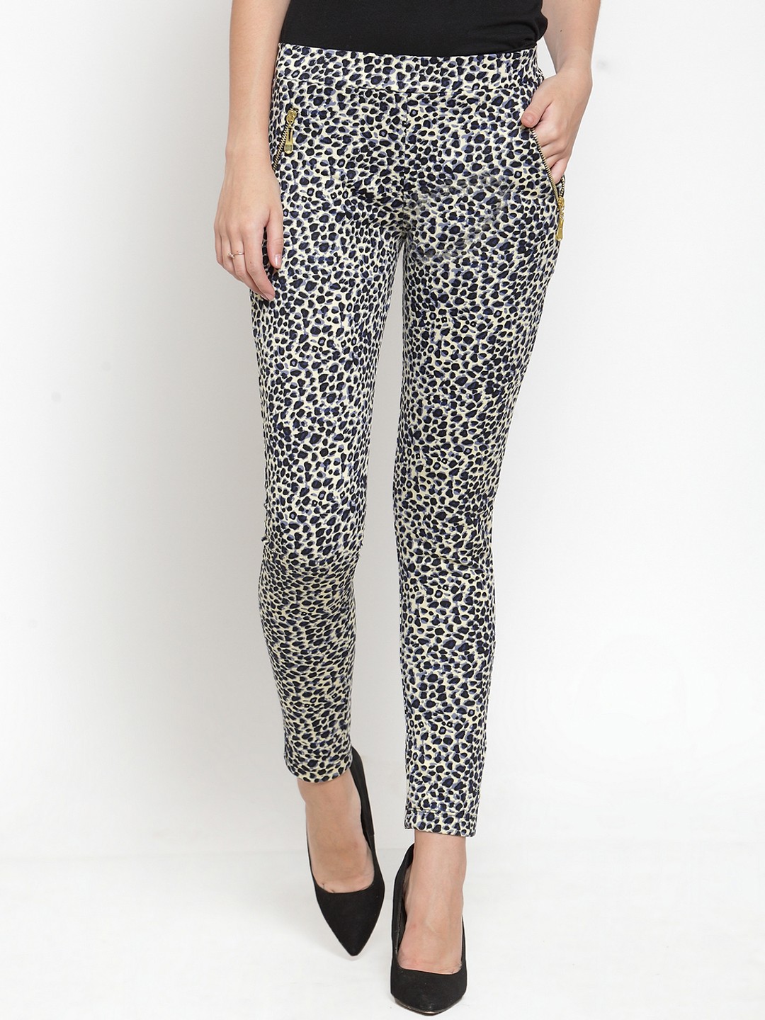 

armure Women Black & White Printed Treggings