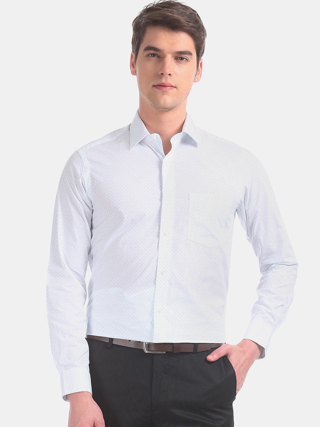 

Arrow Men White Slim Fit Checked Formal Shirt