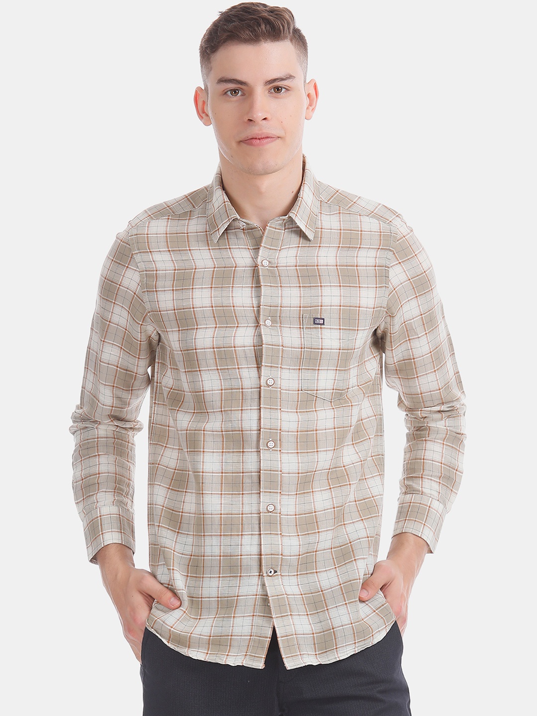 

Arrow Sport Men Beige & White Slim Fit Checked Casual Shirt