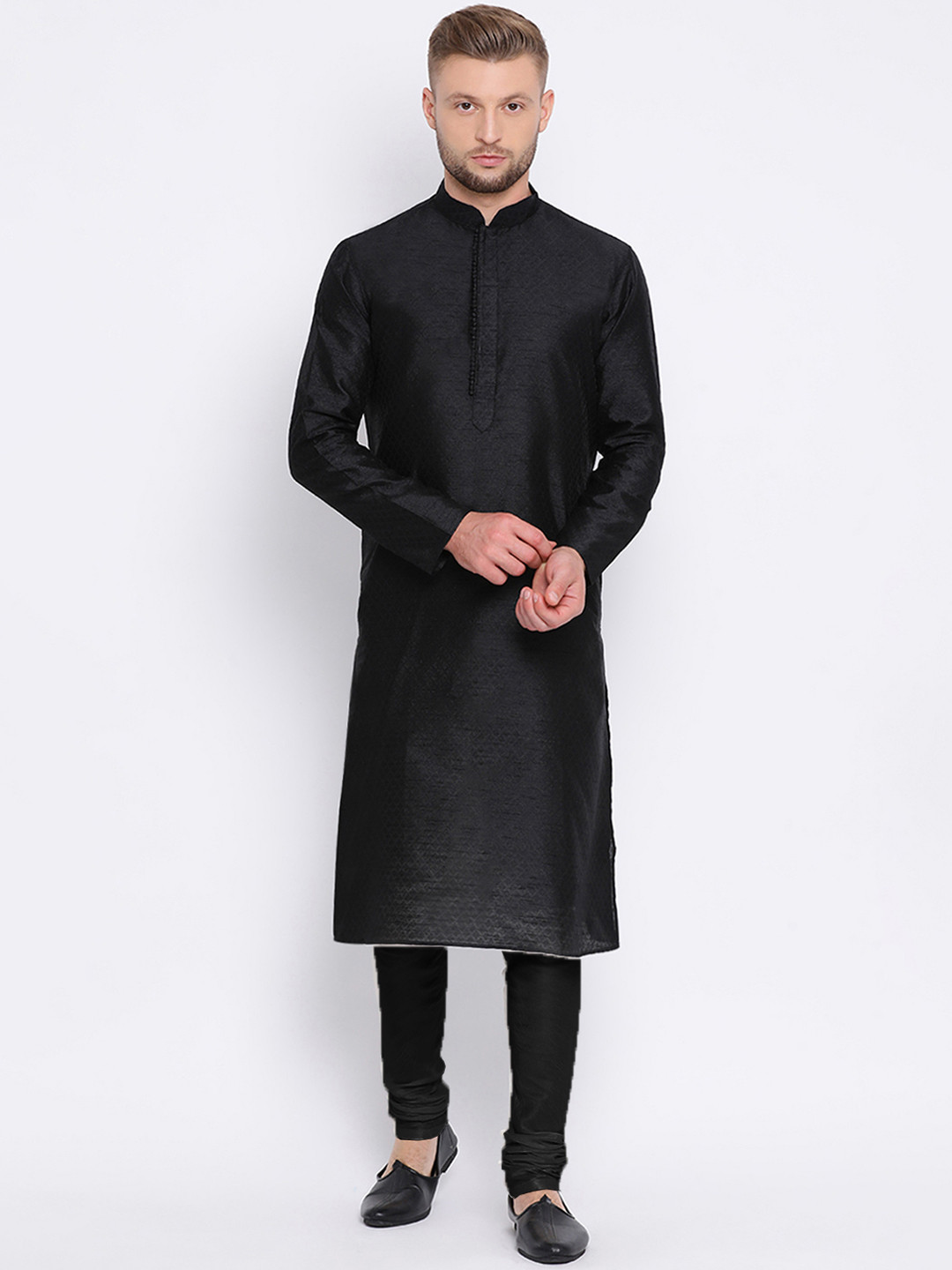 

Sanwara Men Black Solid Kurta with Churidar