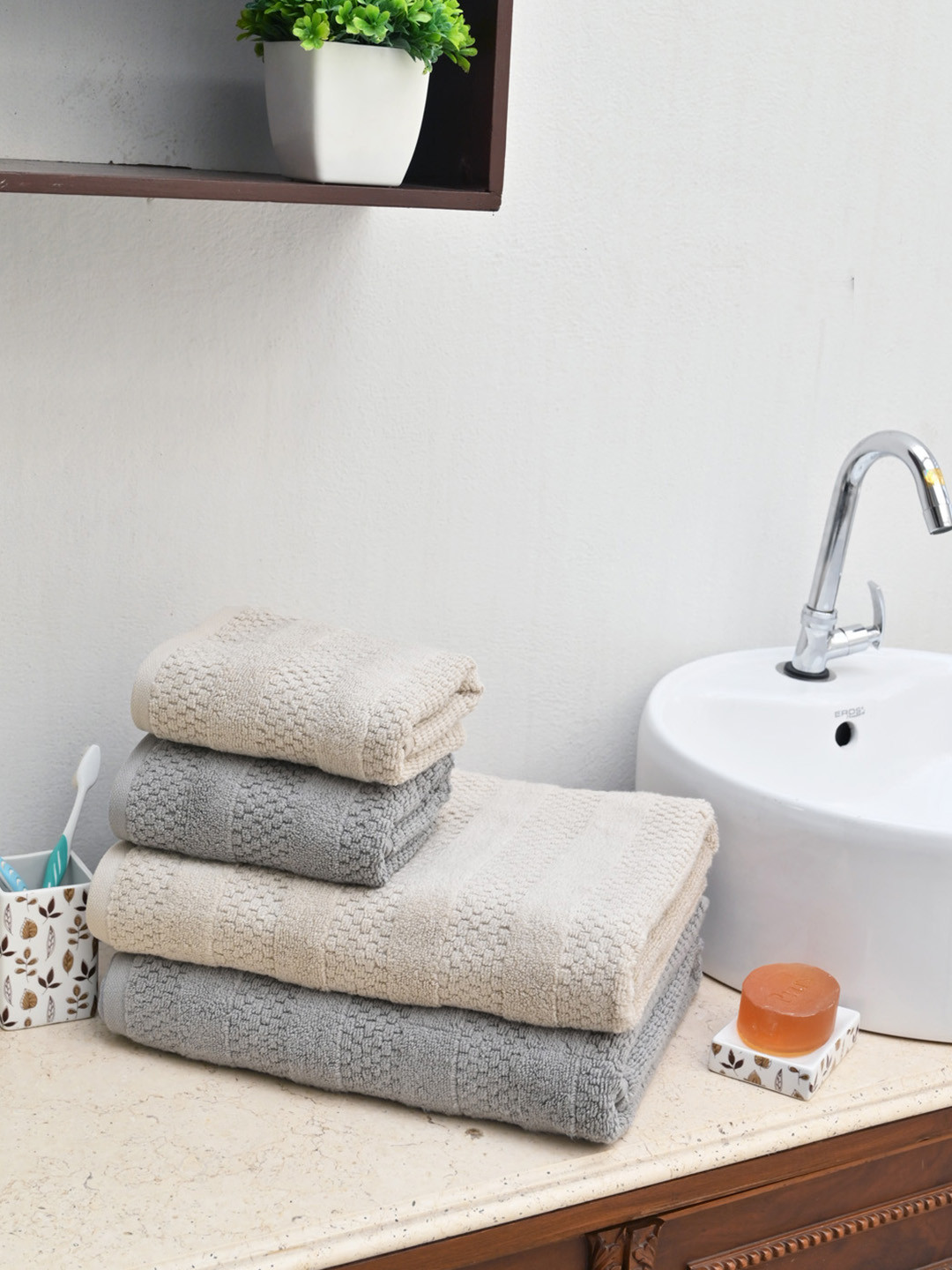 

Avira Home Unisex Set of 4 Grey & Beige Brick Stripe Zero Twist 600 GSM Bath Towels