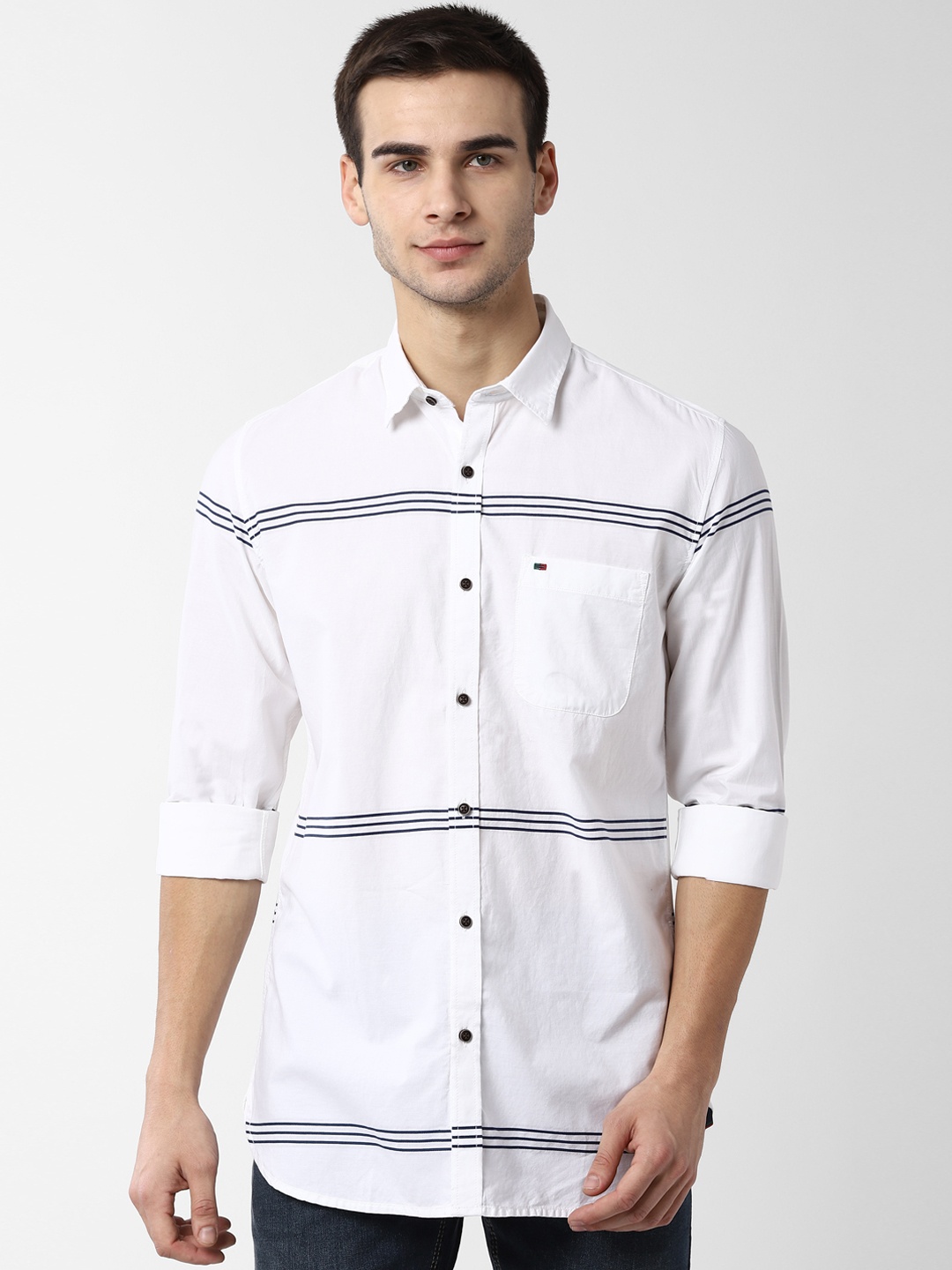 

Peter England Casuals Men White & Navy Blue Slim Fit Striped Casual Shirt