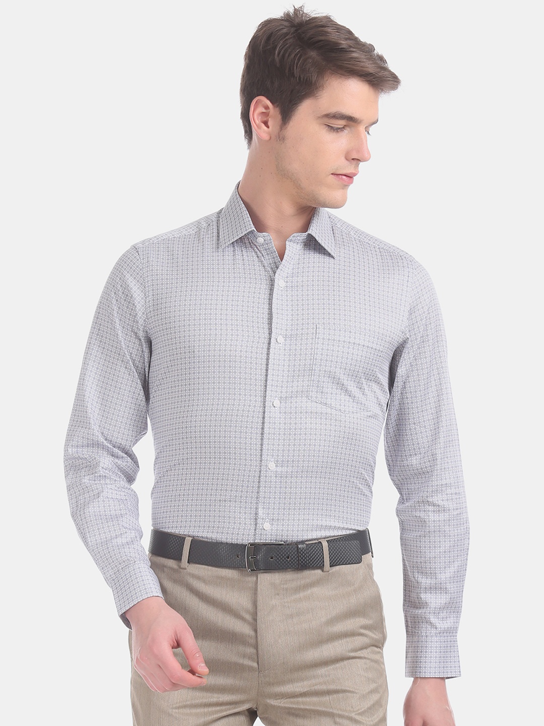 

Arrow Men White & Blue Slim Fit Printed Formal Shirt