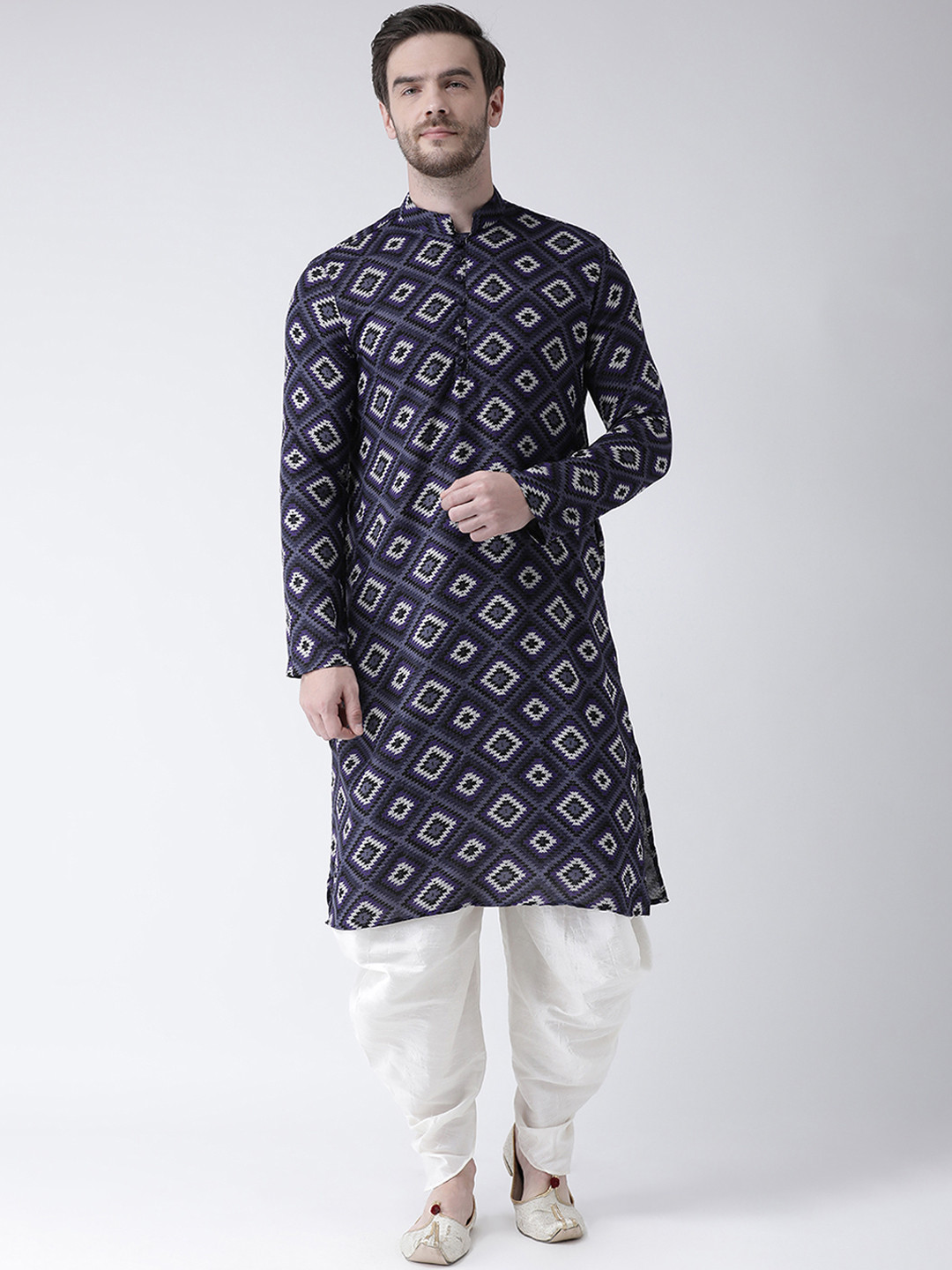 

DEYANN Men Black & Cream-Coloured Printed Straight Kurta
