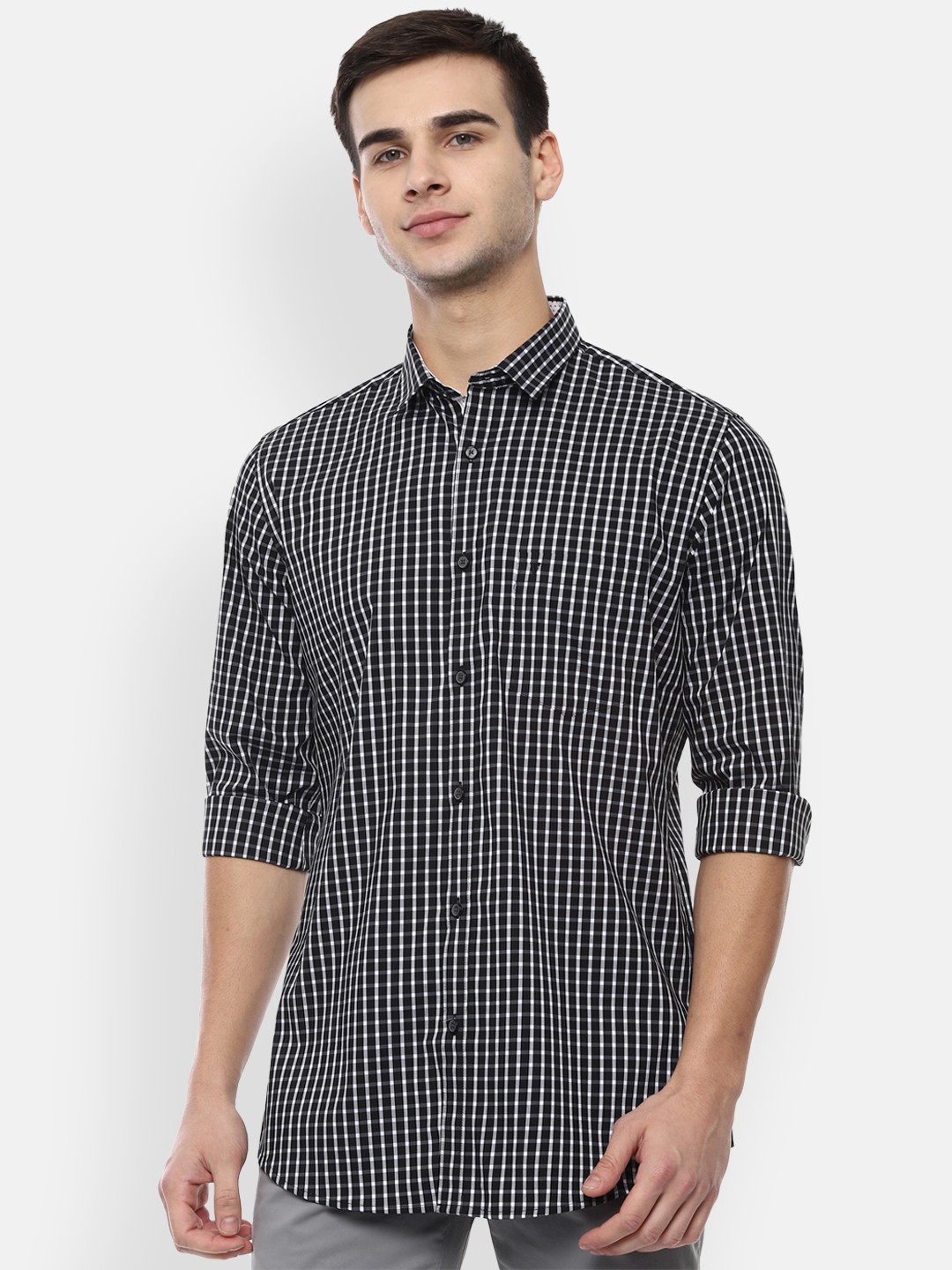 

Van Heusen Sport Men Black & White Slim Fit Checked Casual Shirt