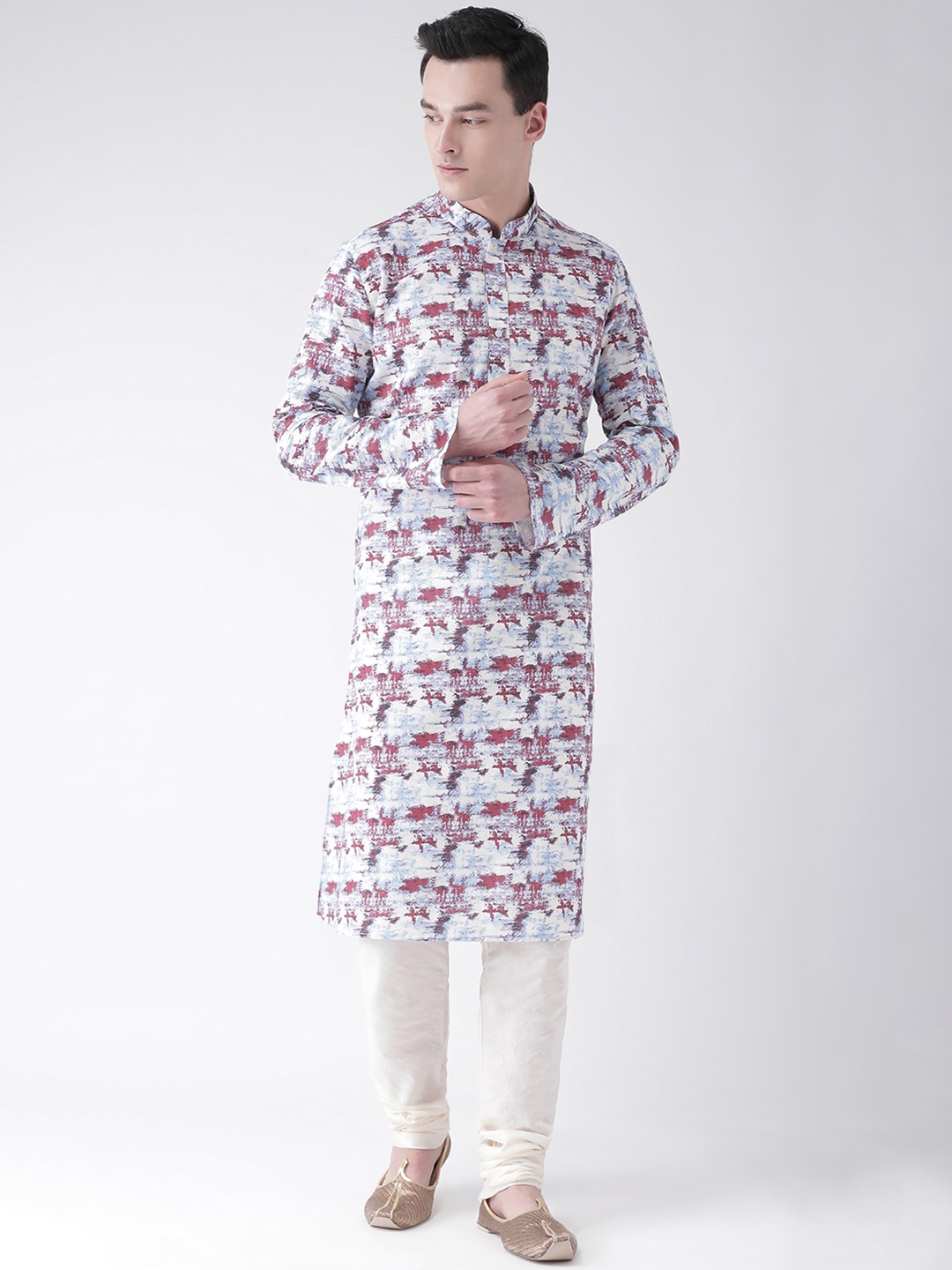 

DEYANN Men Blue & White Printed Kurta with Churidar