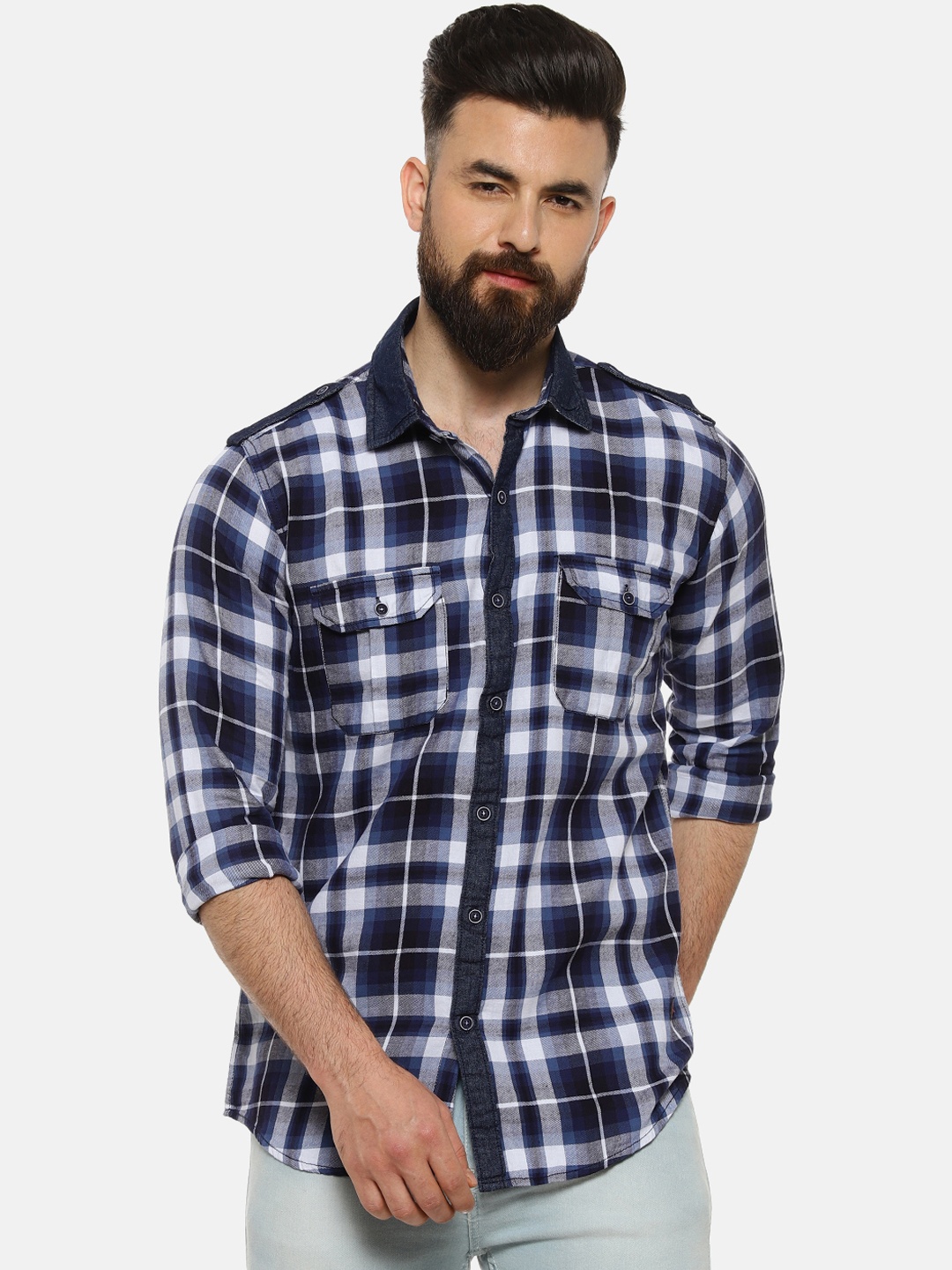 

Campus Sutra Men White & Navy Blue Regular Fit Checked Casual Shirt
