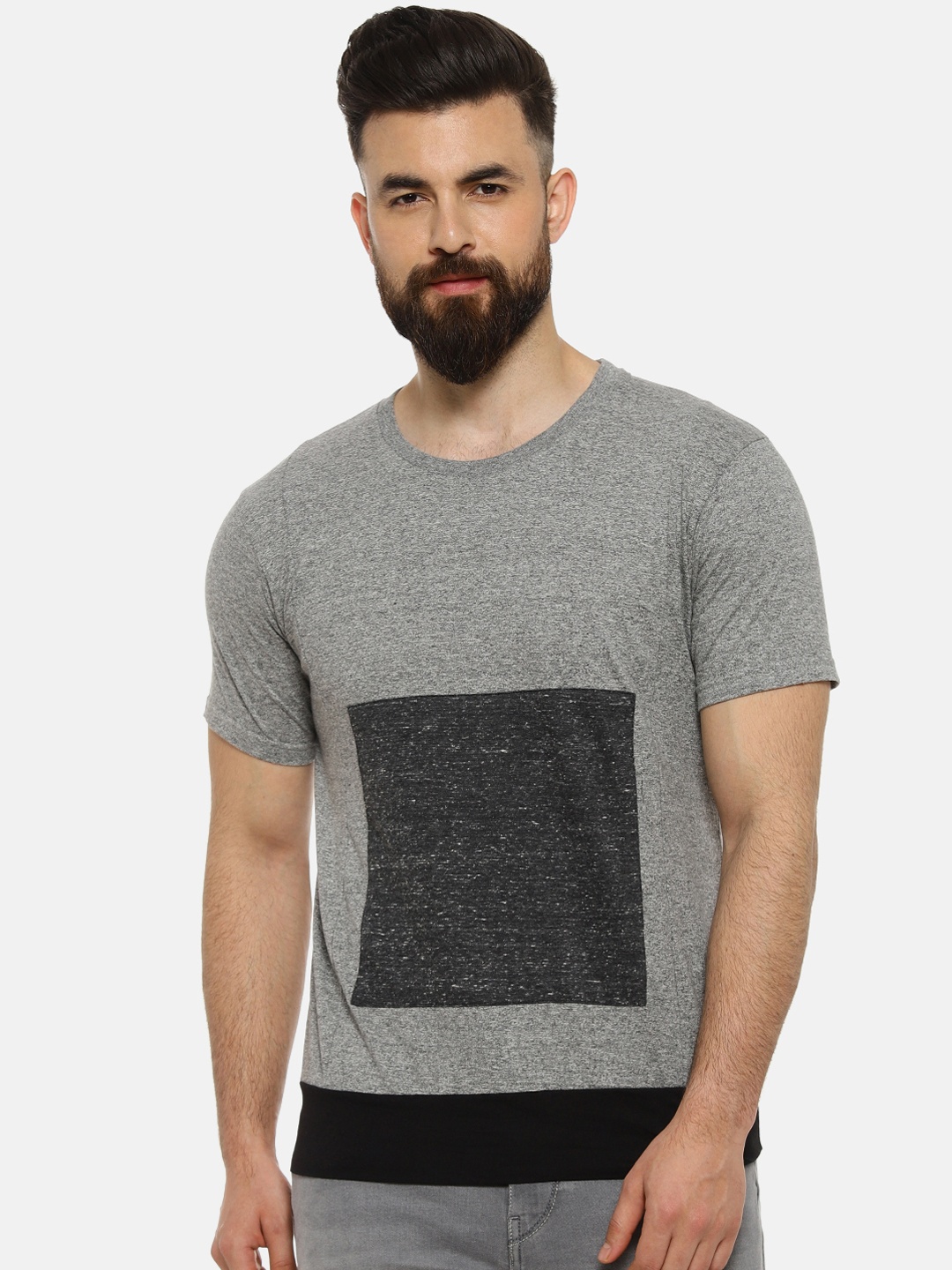 

Campus Sutra Men Charcoal Grey Colourblocked Round Neck T-shirt
