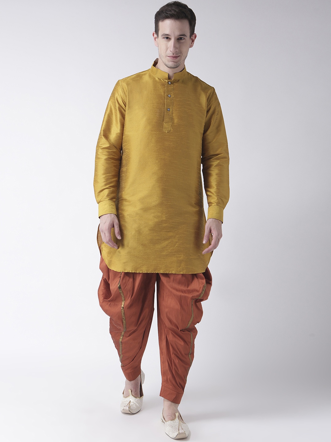 

DEYANN Men Yellow & Orange Solid Kurta with Patiala