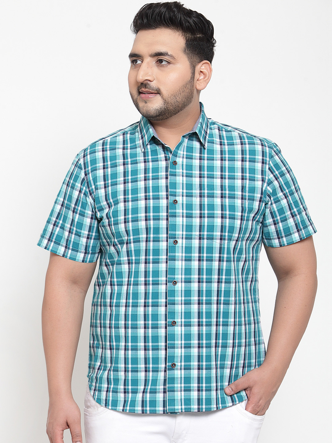

plusS Men Green & White Regular Fit Checked Casual Shirt