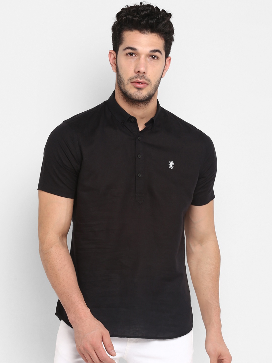 

Red Tape Men Black Regular Fit Solid Casual Shirt
