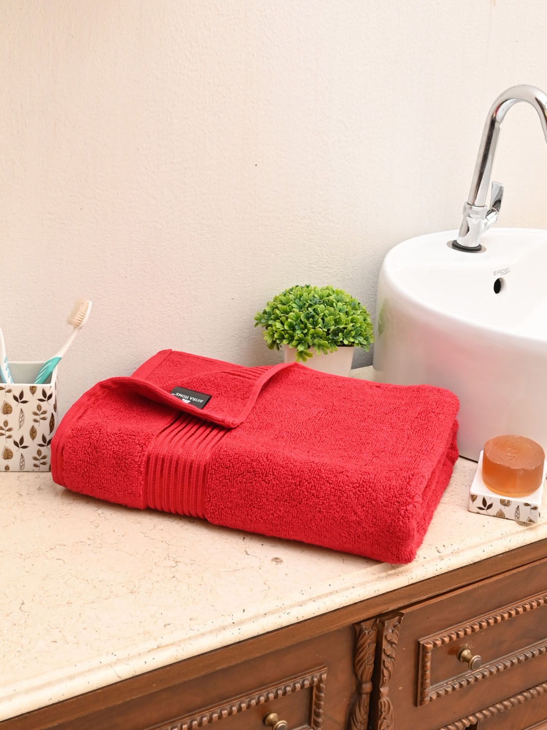 

Avira Home Unisex Red Solid 500 GSM Bath Towel