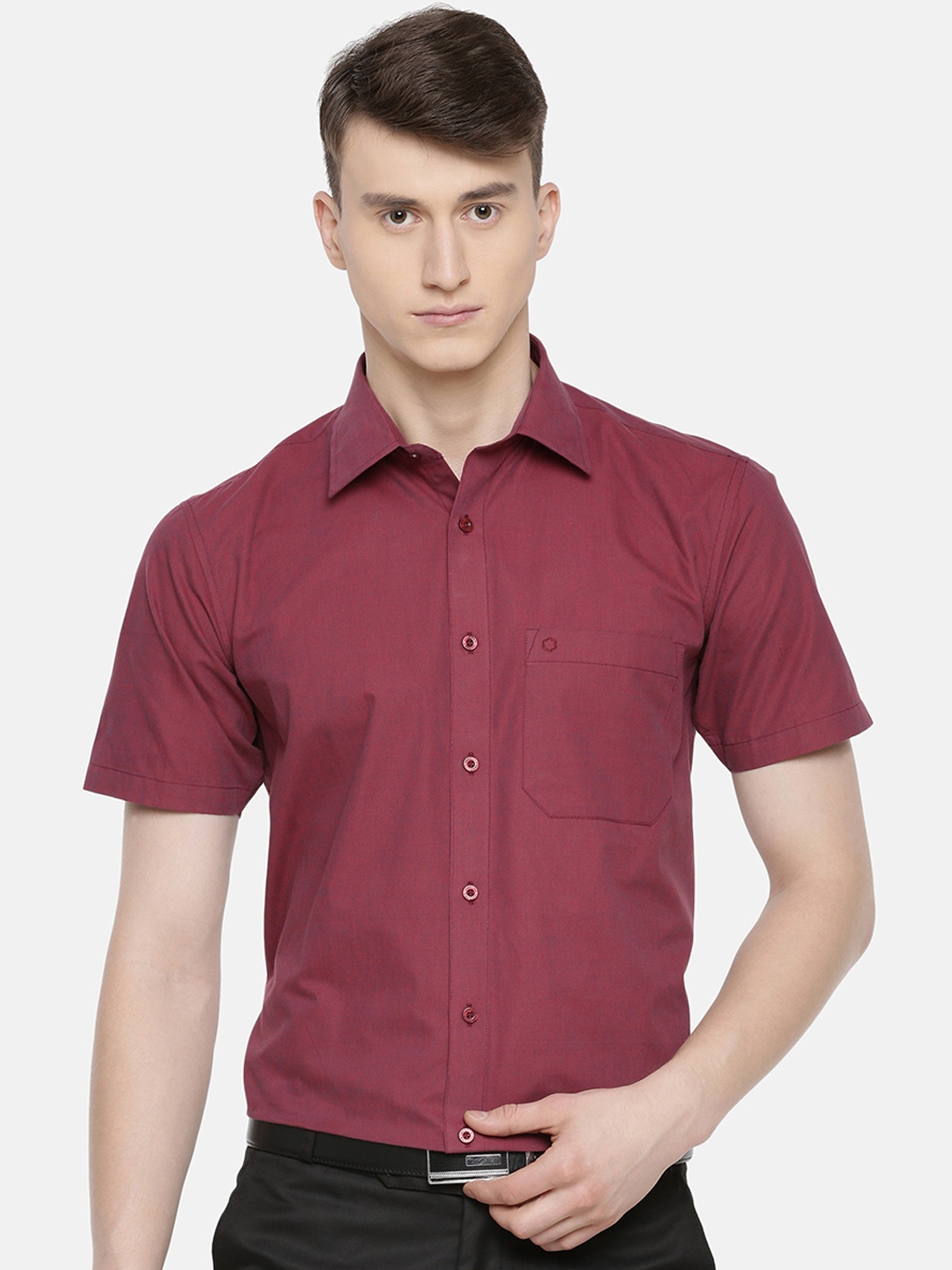 

Jansons Men Maroon Regular Fit Solid Formal Shirt