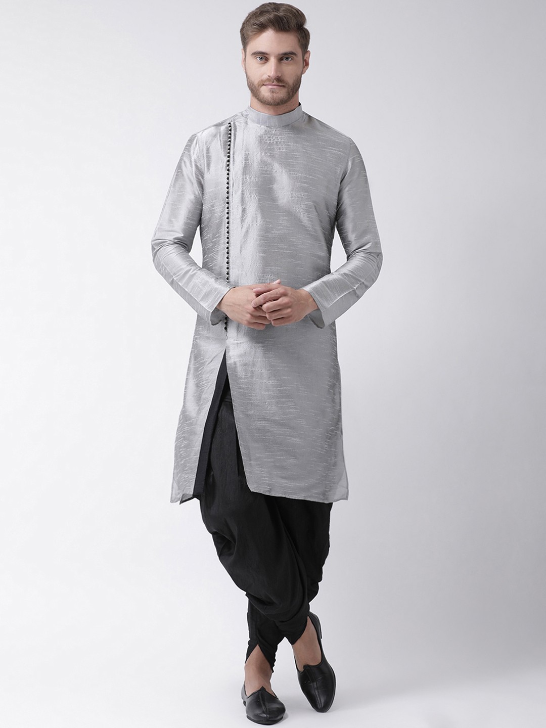 

DEYANN Men Silver-Coloured & Black Solid Straight Kurta