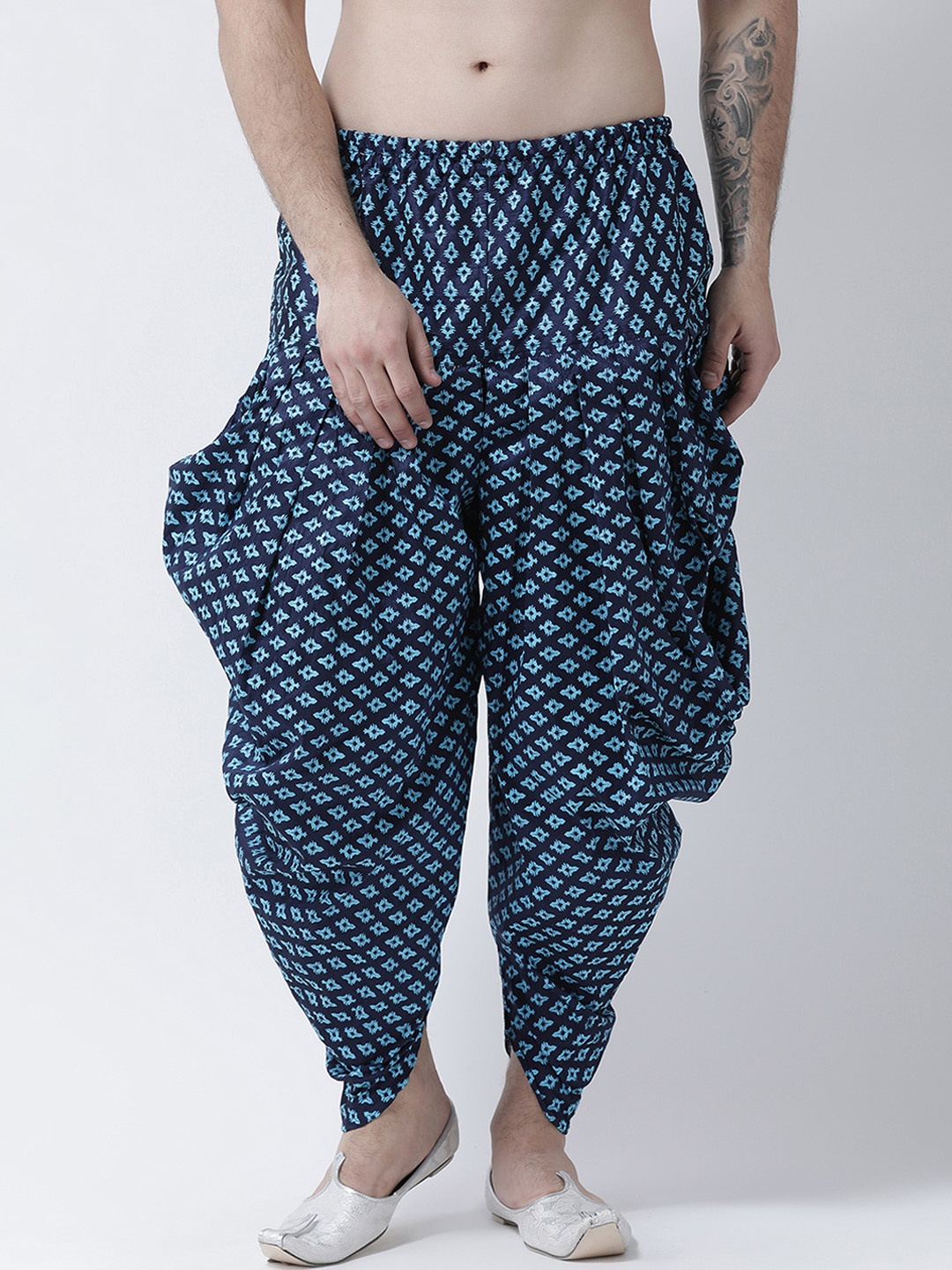 

DEYANN Men Navy Blue & Sea Green Printed Dhoti