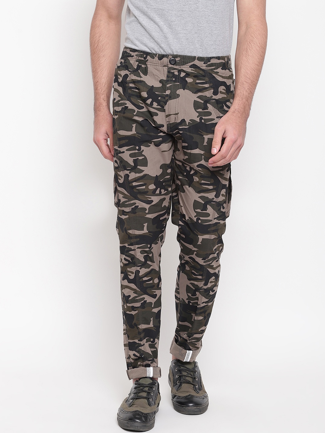 

SAPPER Men Beige & Brown Straight Fit Camouflage Printed Cargos