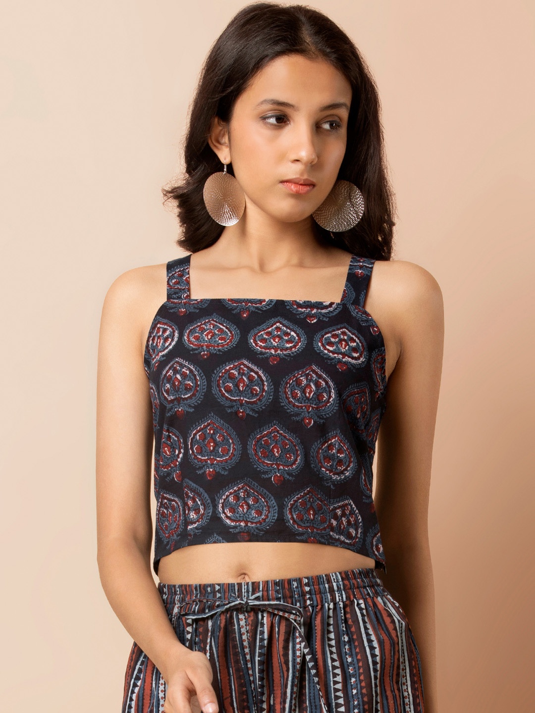 

INDYA Women Black & Blue Printed Crop Pure Cotton Top