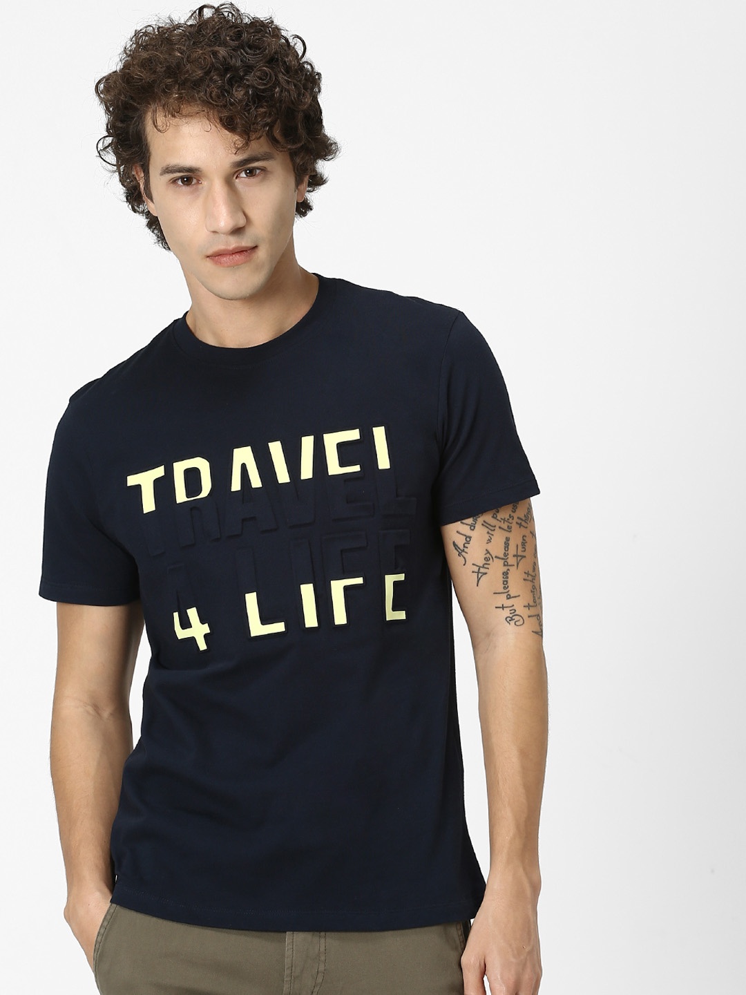 

Celio Men Navy Blue Yellow Printed Round Neck Pure Cotton T-shirt