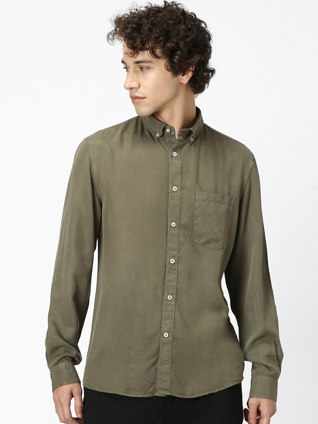 

Celio Men Olive Green Regular Fit Solid Casual Shirt