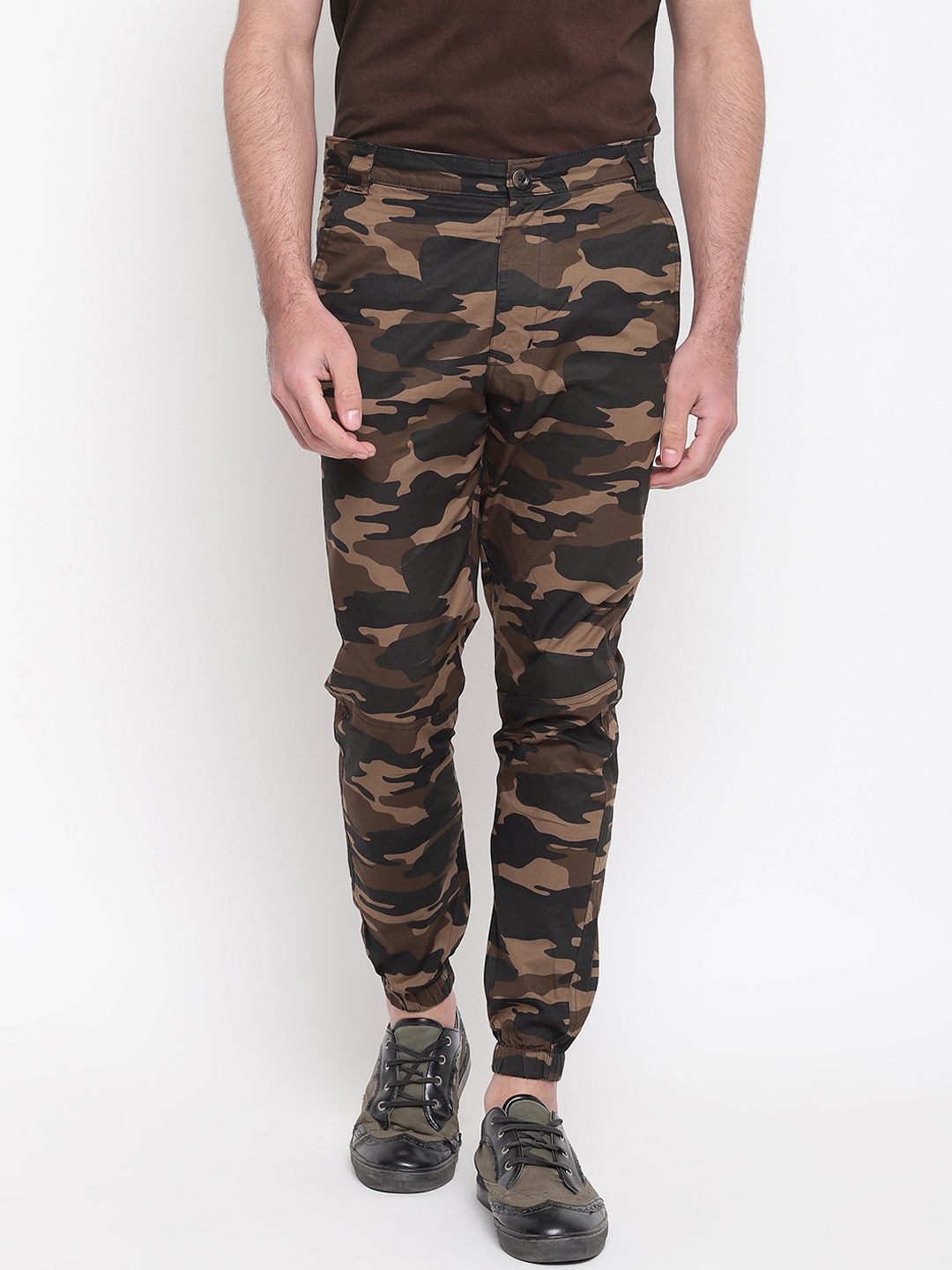 

SAPPER Men Brown & Beige Slim Fit Camouflage Printed Cargos