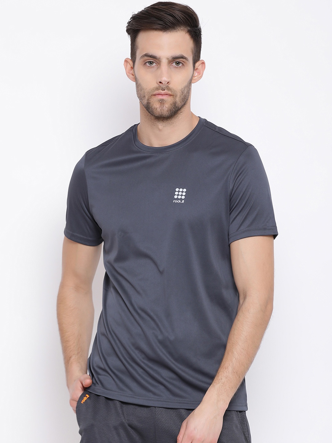 

rock.it Men Grey Solid Round Neck T-shirt