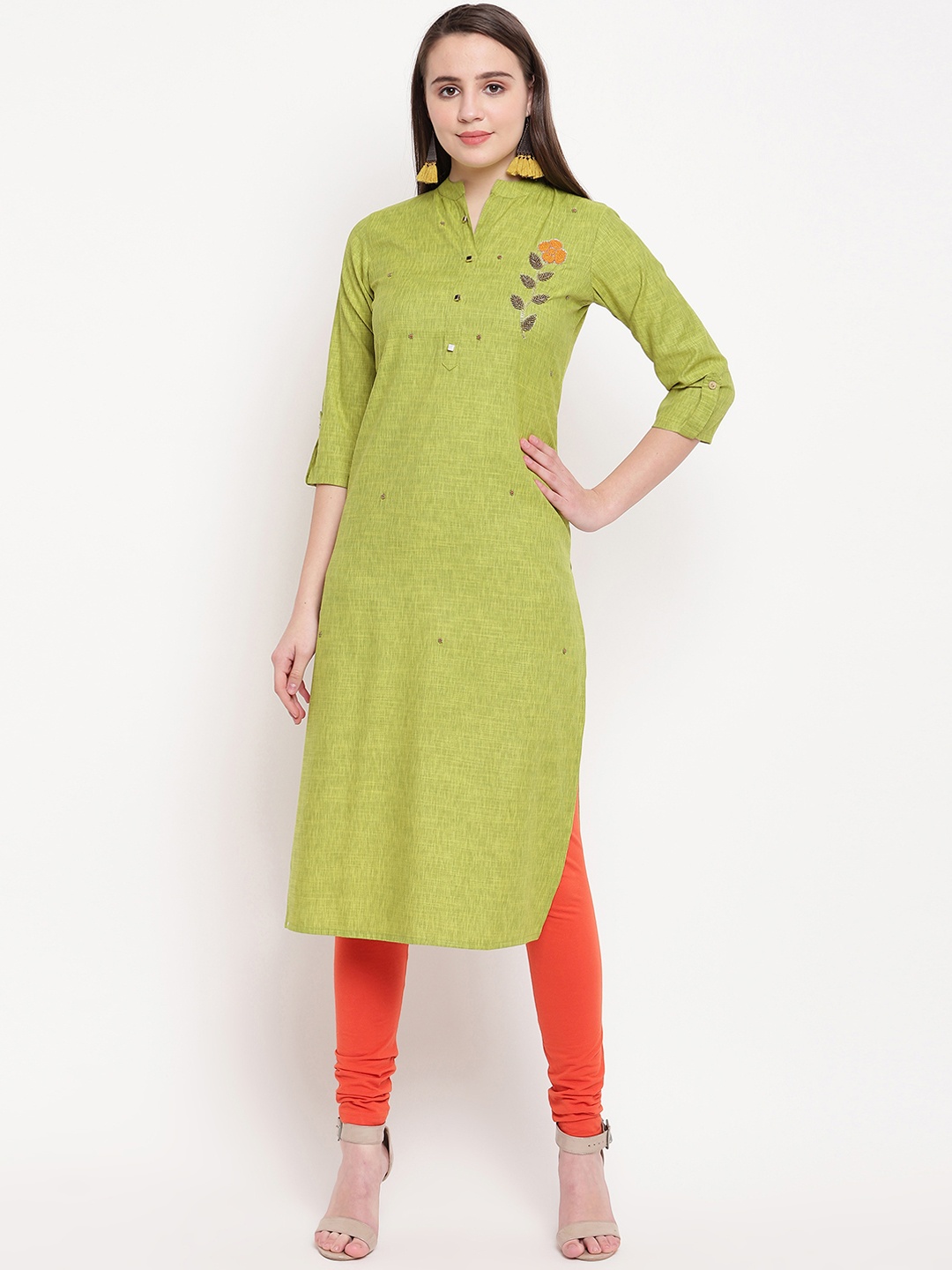 

Vbuyz Women Green Embroidered Straight Kurta