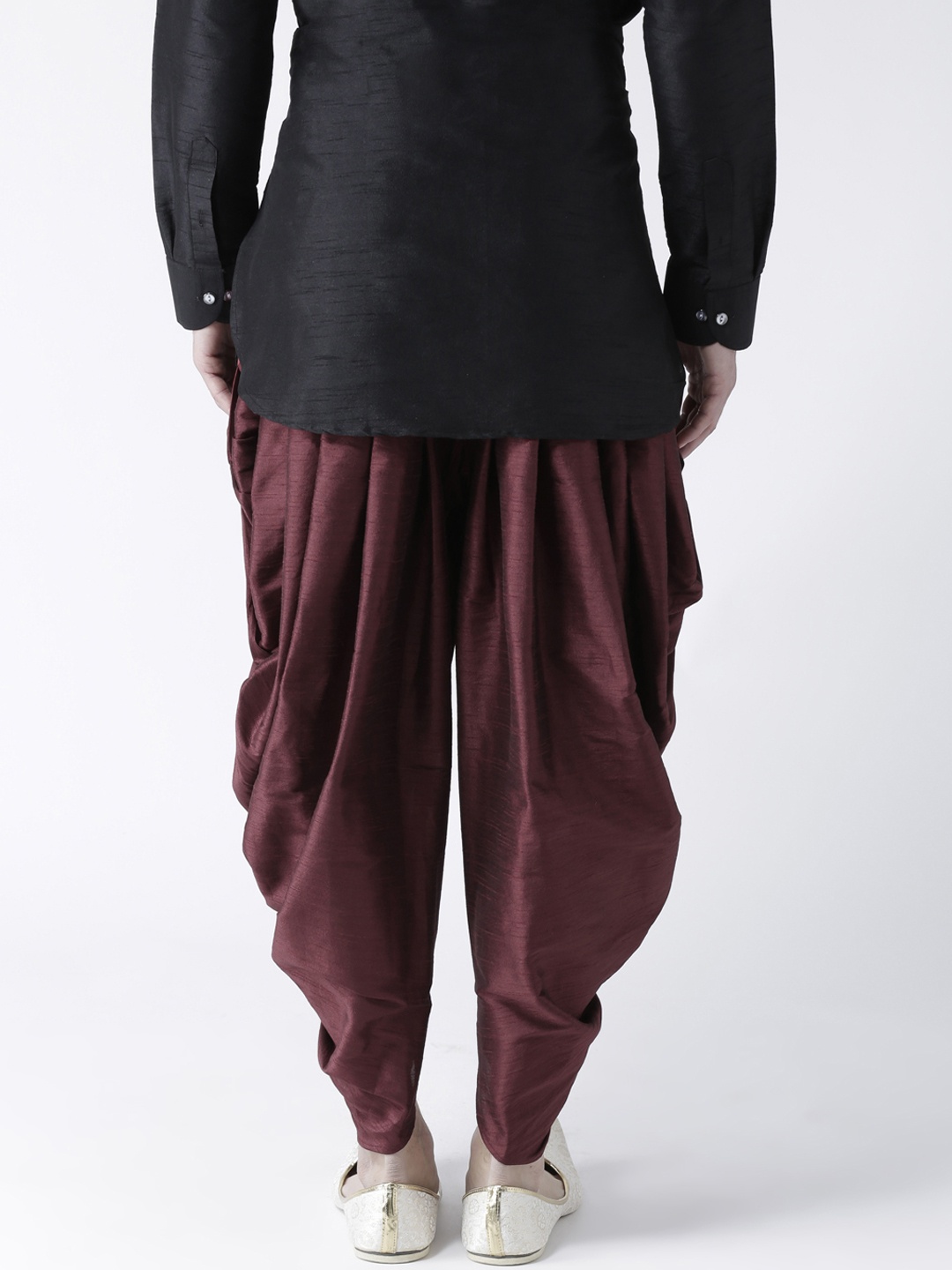

DEYANN Men Maroon Solid Dhoti