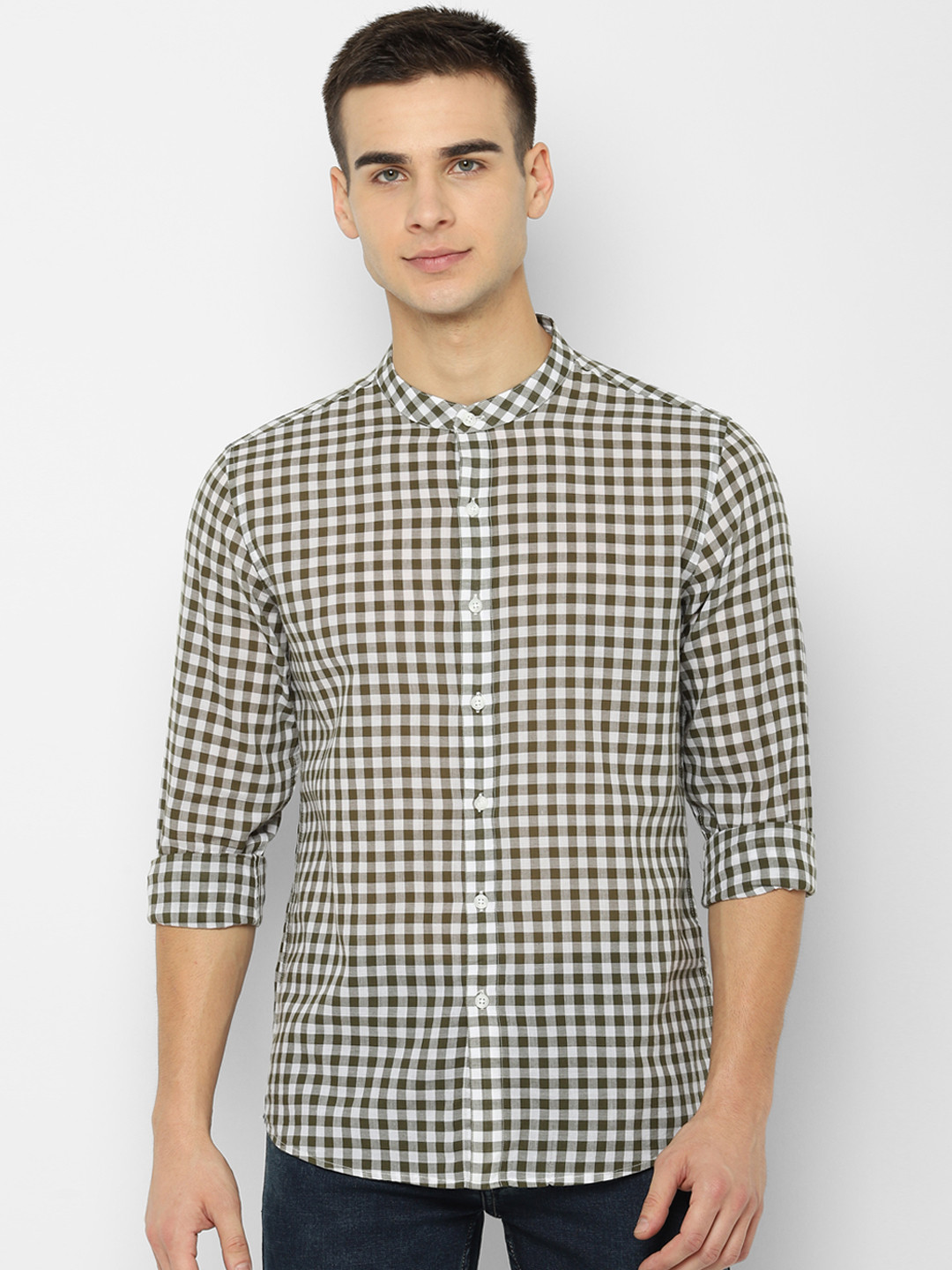 

People Men Olive Green & White Regular Fit Checked Casual Shirt