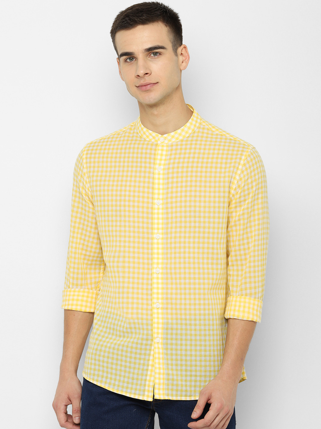 

People Men Yellow & White Regular Fit Checked Casual Shirt