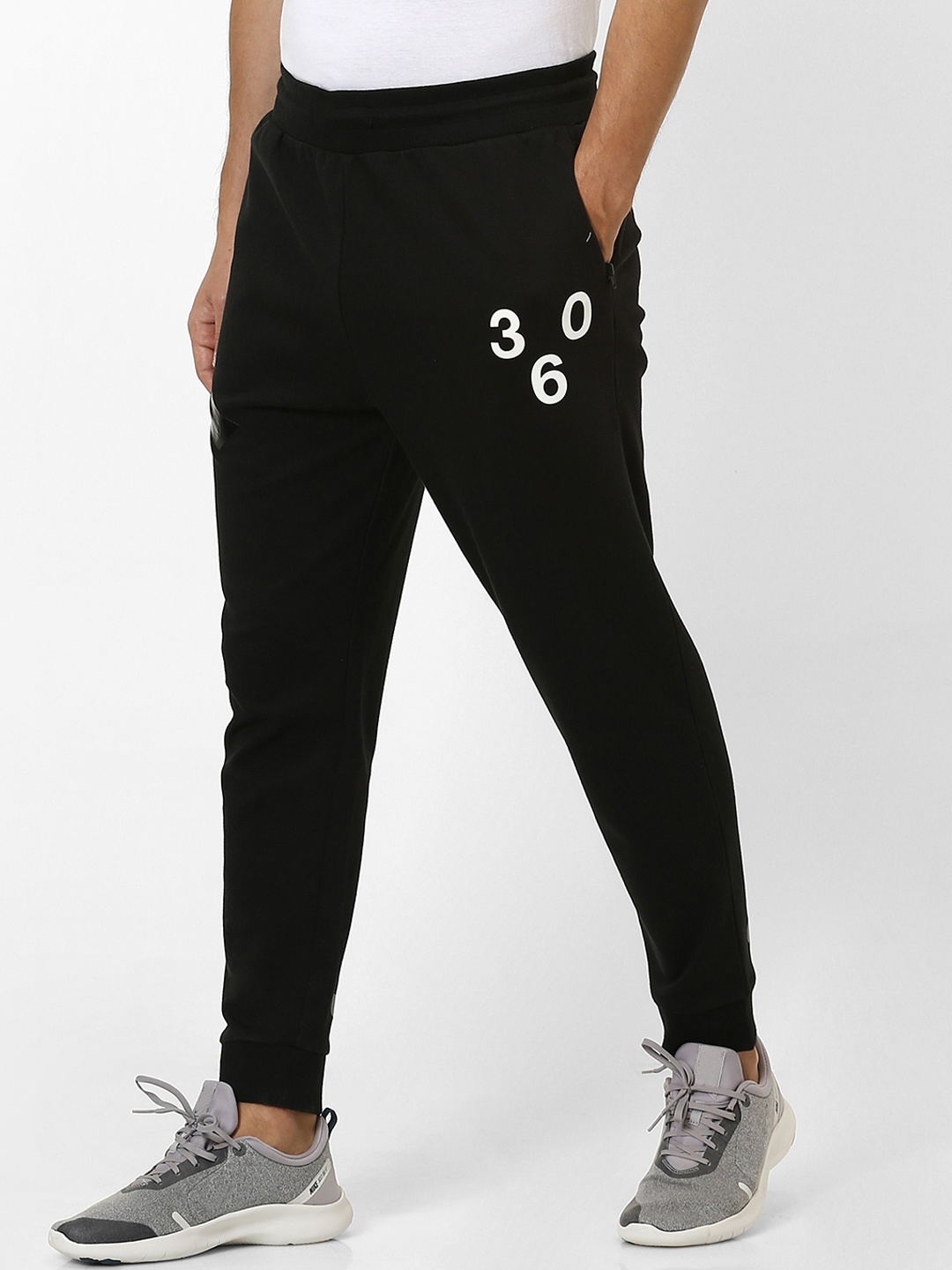 

Celio Men Black Solid Straight-Fit Joggers