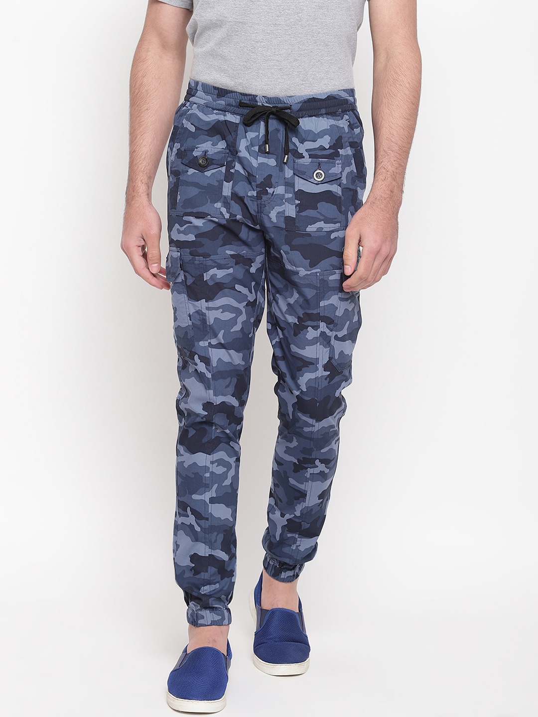 

SAPPER Men Blue & Black Slim Fit Camouflage Printed Cargos