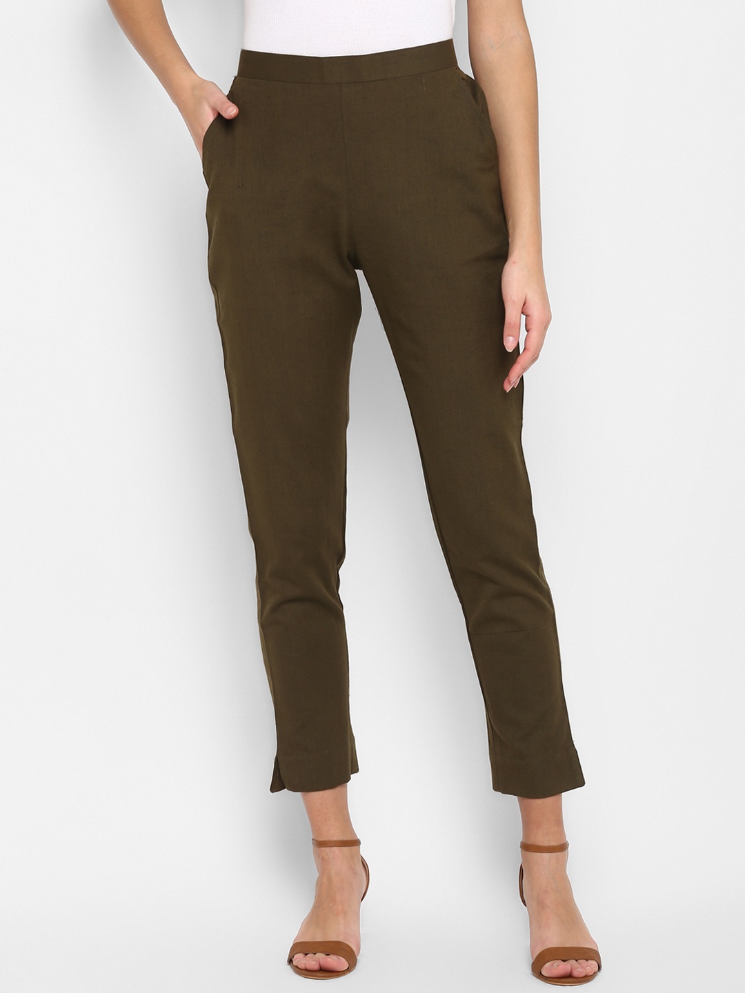 

Janasya Women Green Regular Fit Solid Cropped Trousers