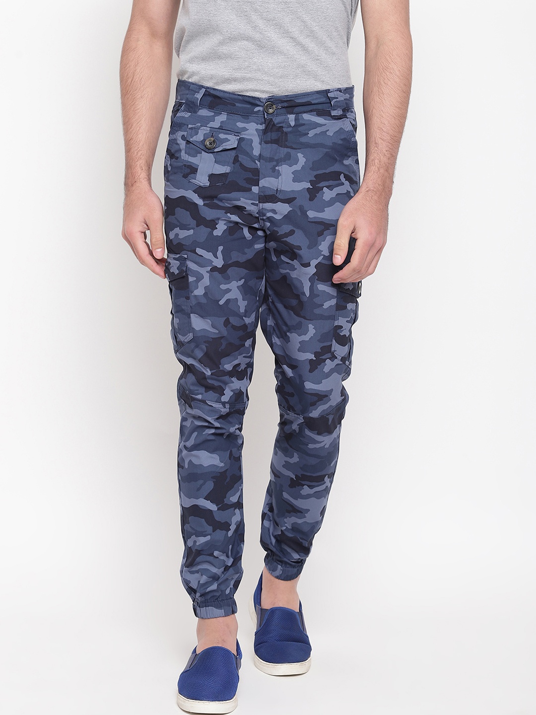 

SAPPER Men Blue & Black Slim Fit Camouflage Printed Cargos