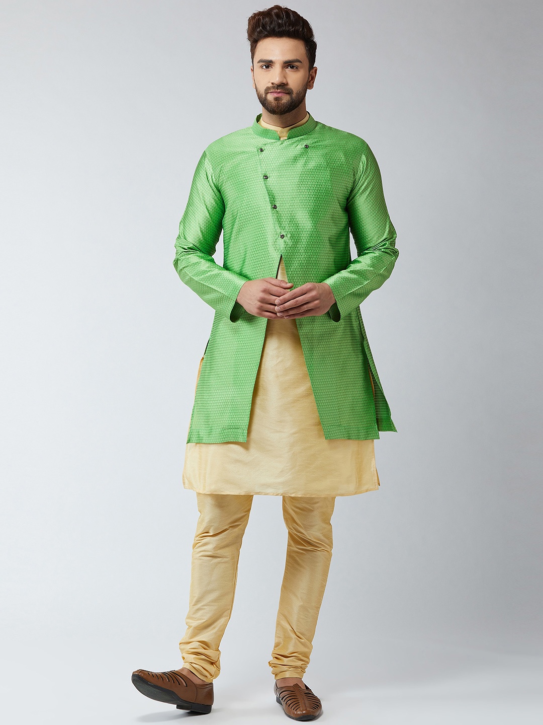 

SOJANYA Men Gold-Toned & Green Self-Design Sherwani Set