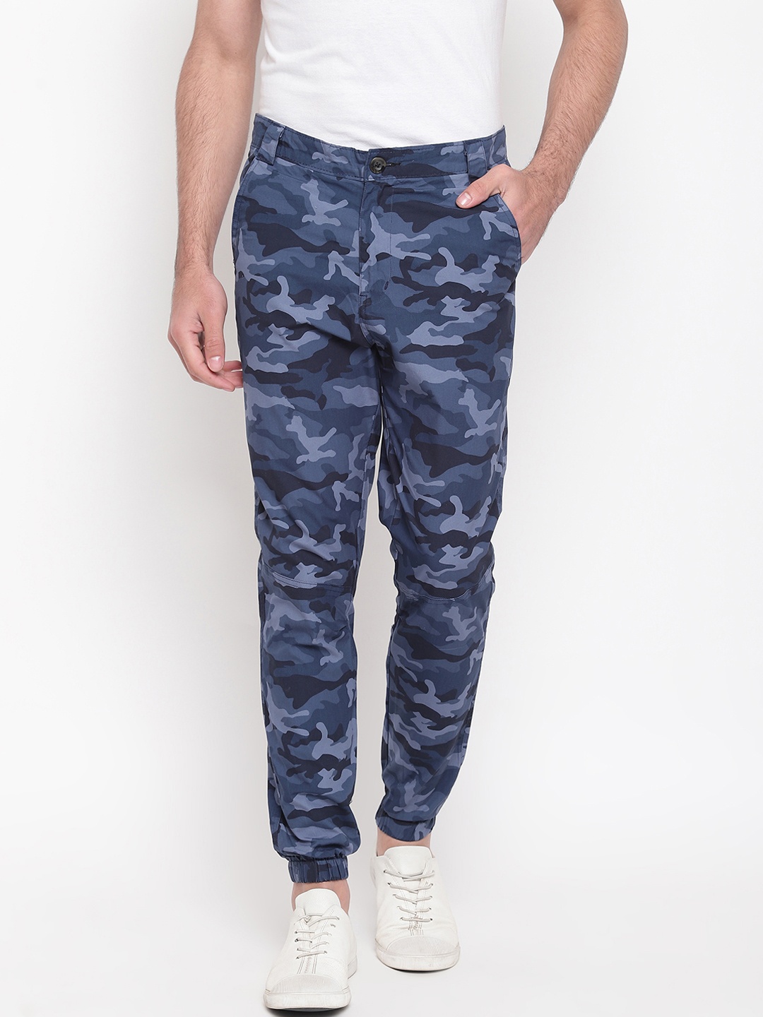 

SAPPER Men Blue & Black Slim Fit Camouflage Printed Cargos