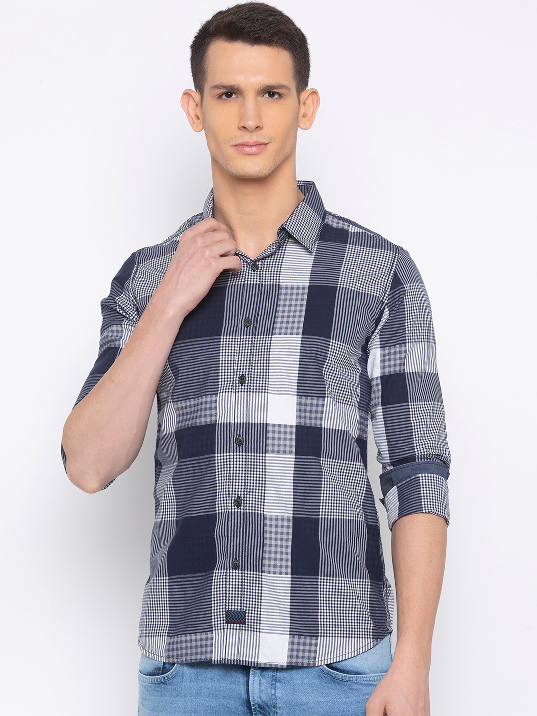 

SPYKAR Men Navy Blue & White Slim Fit Checked Casual Shirt
