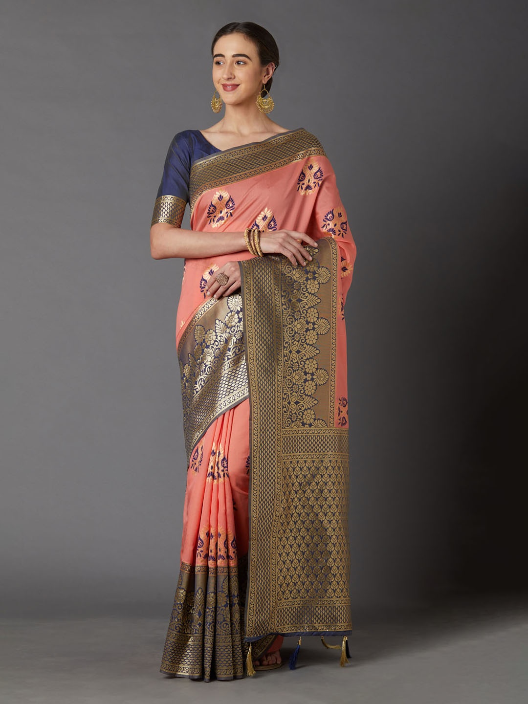 

Mitera Peach-Coloured & Gold-Coloued Silk Blend Woven Design Kanjeevaram Saree