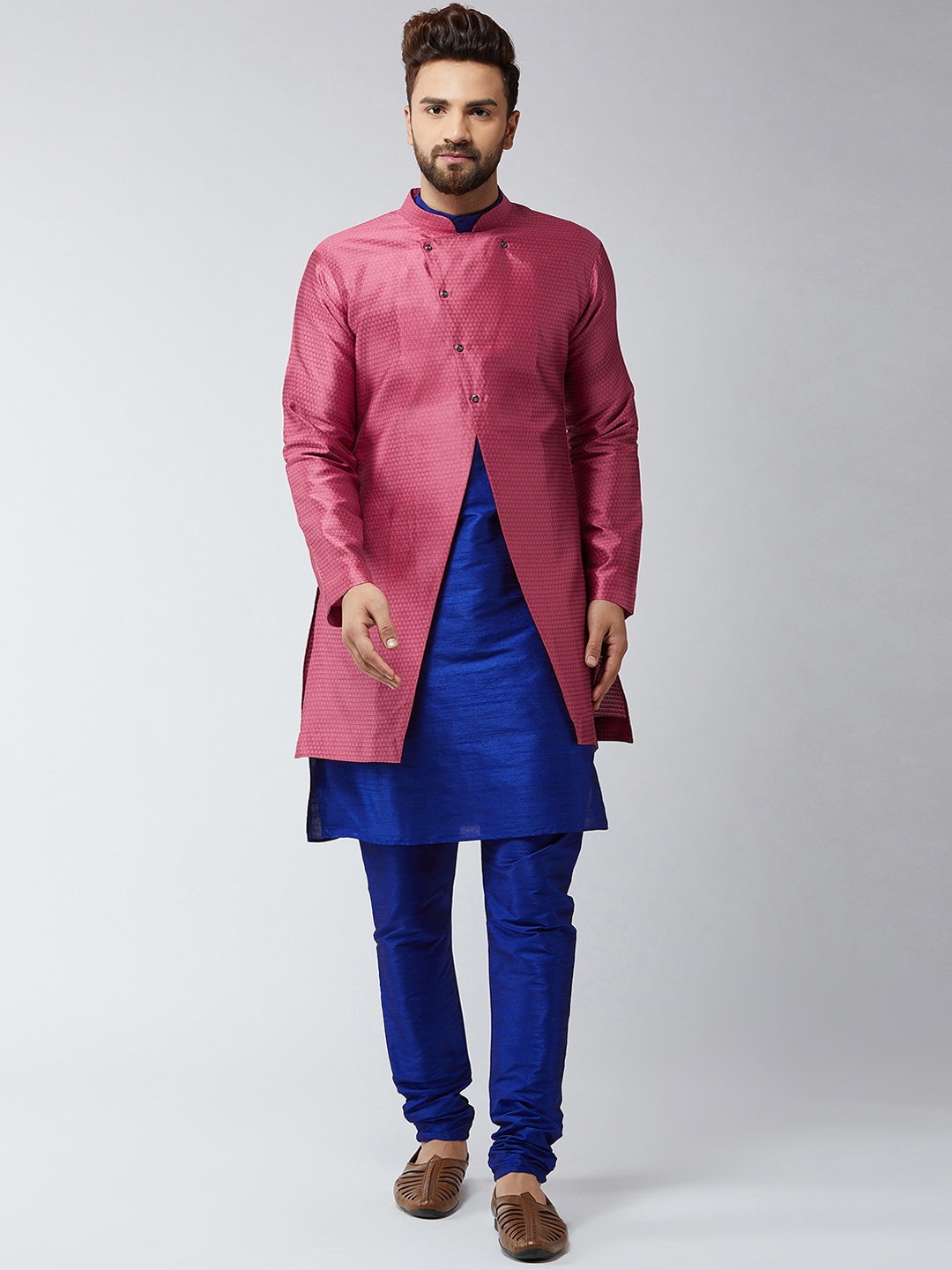 

SOJANYA Men Blue & Pink Self-Design Sherwani Set