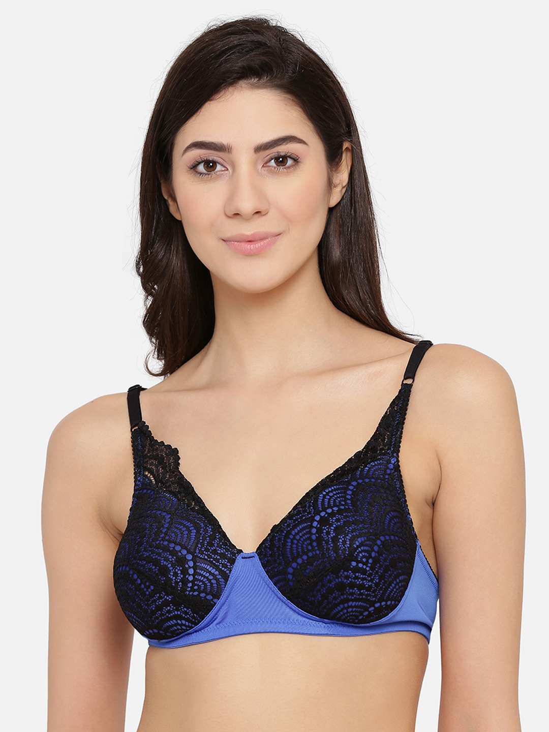

Clovia Black & Blue Lace Non-Wired Lightly Padded Everyday Bra BR2051P1332B