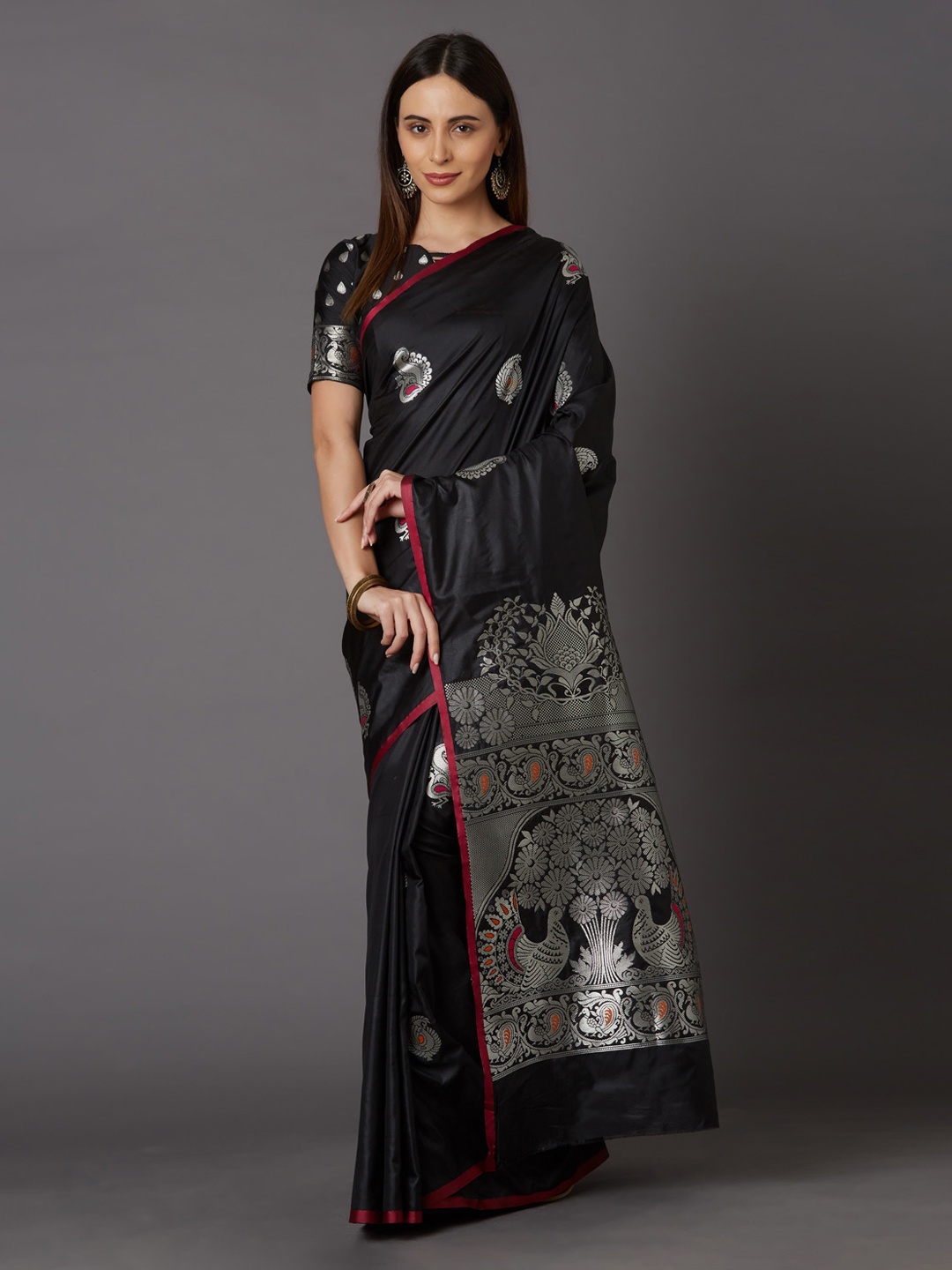 

Mitera Black & Silver-Toned Silk Blend Woven Design Kanjeevaram Saree