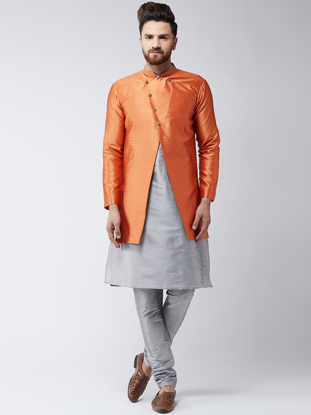 

SOJANYA Men Grey & Orange Self-Design Sherwani Set