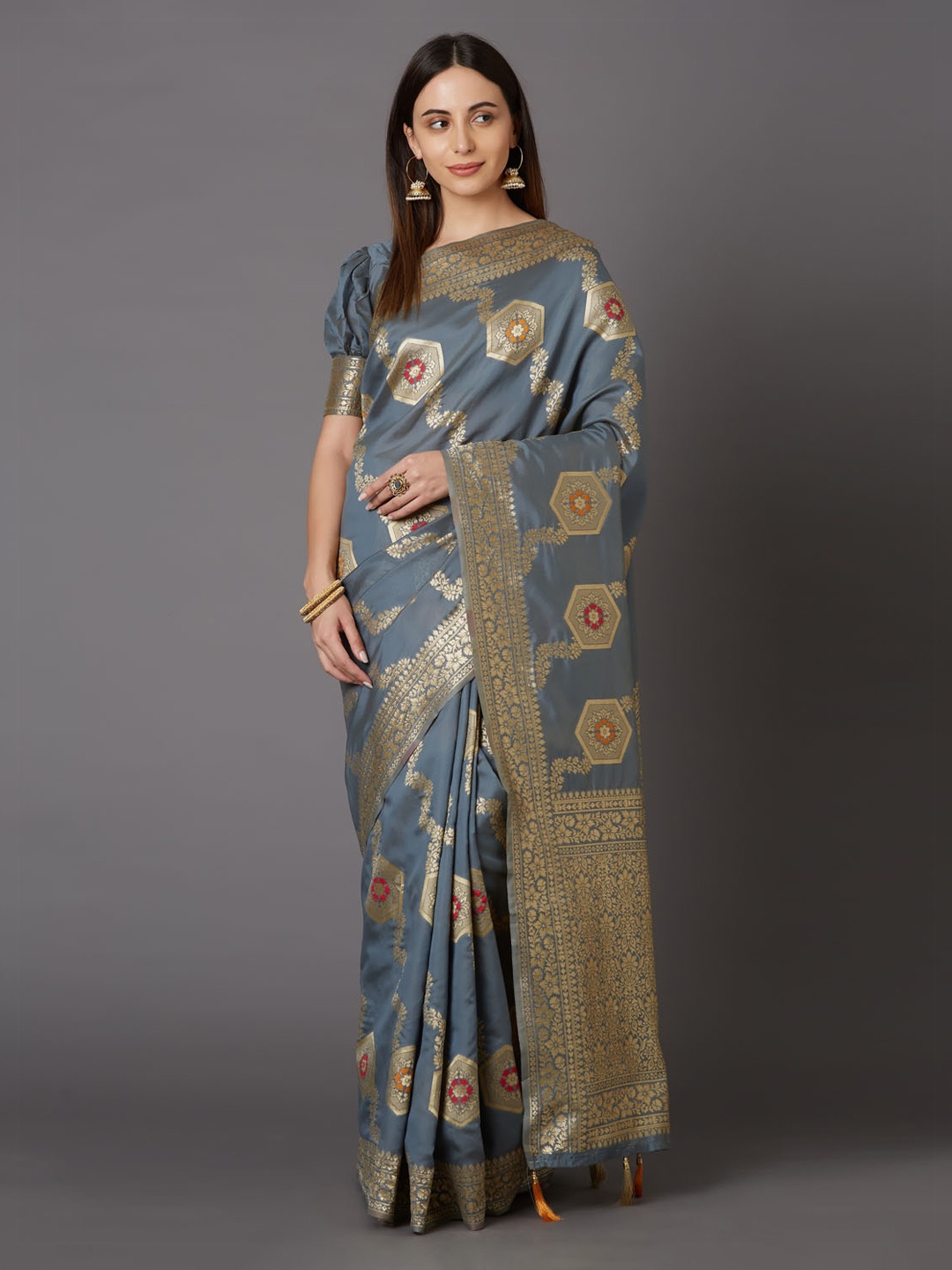 

Mitera Grey & Gold-Coloured Silk Blend Woven Design Kanjeevaram Saree